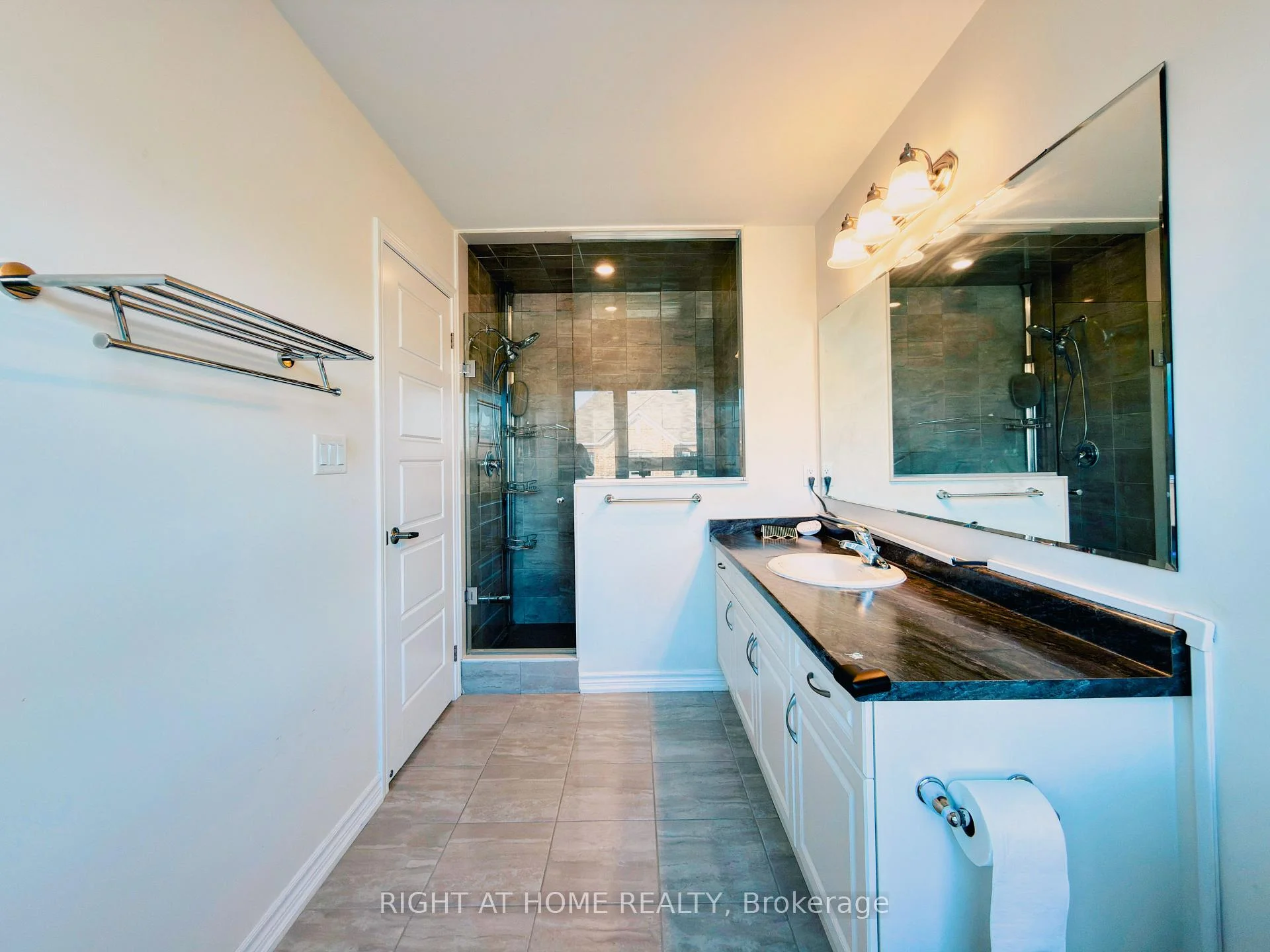 Photo 45 of 30 Boothill Drive, Brampton, Northwest Brampton — HOMEH