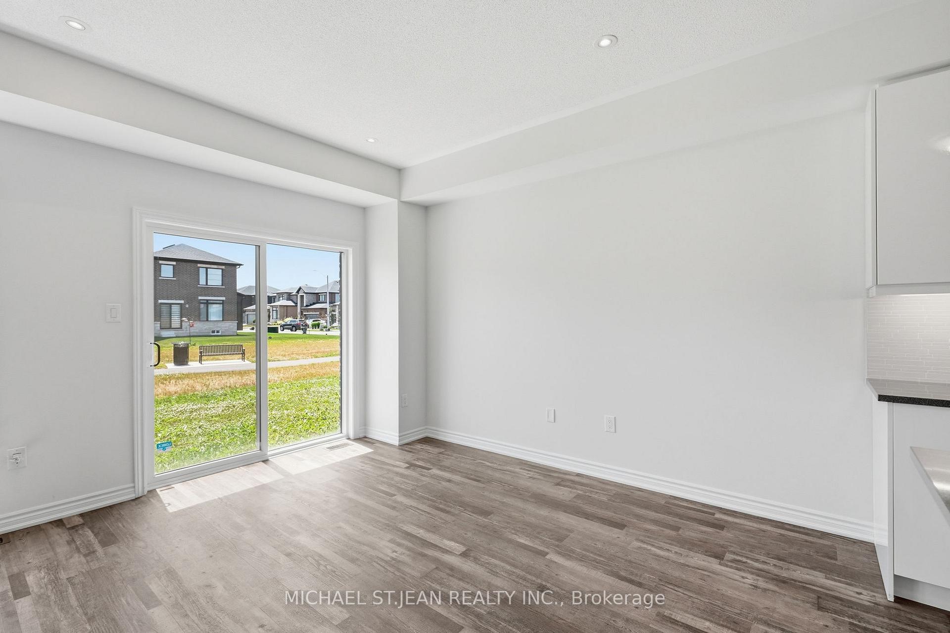 Photo 9 of 33 Admiral Road, Welland, Hwy 406/Welland — HOMEH