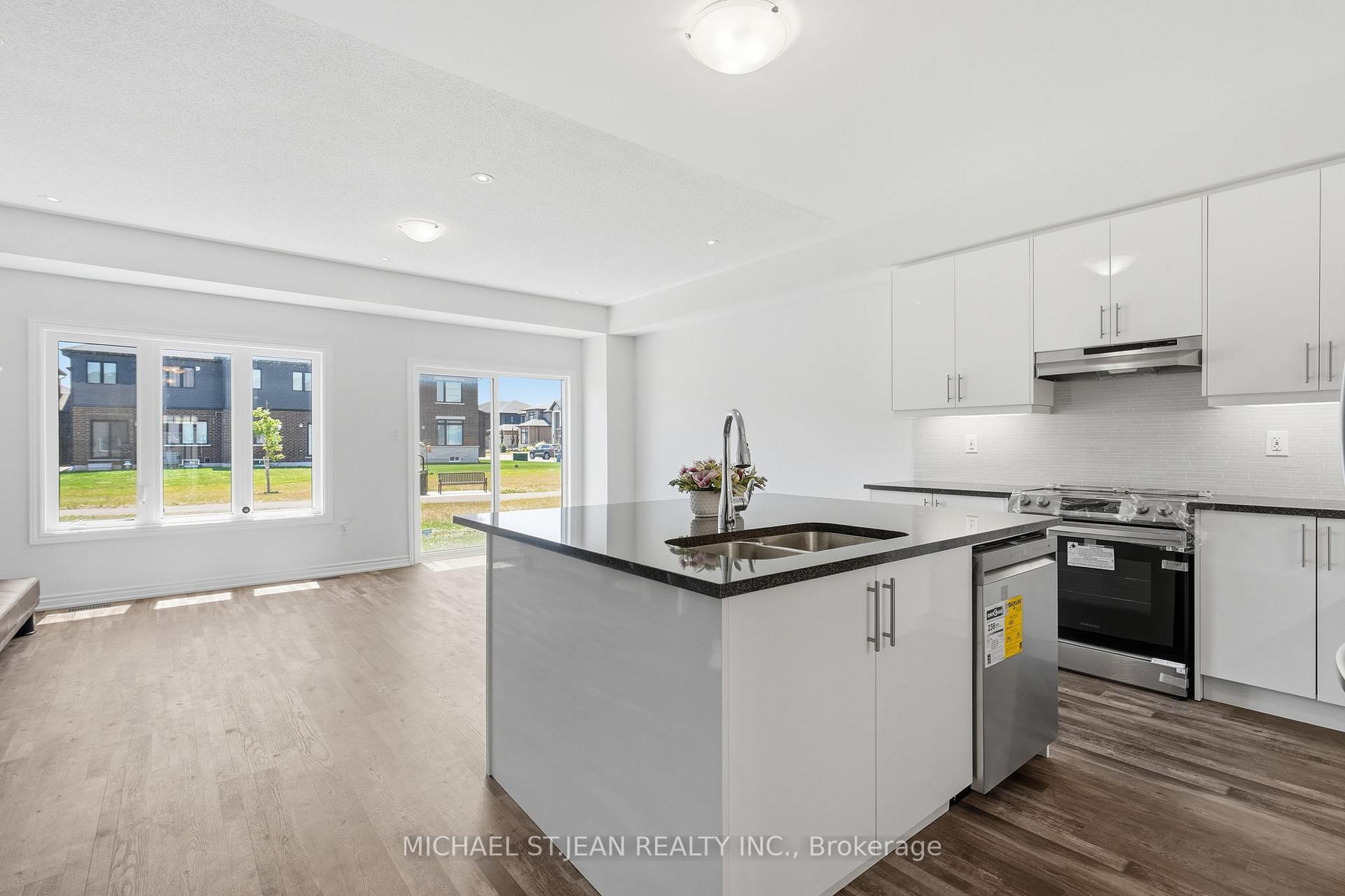 Photo 23 of 33 Admiral Road, Welland, Hwy 406/Welland — HOMEH