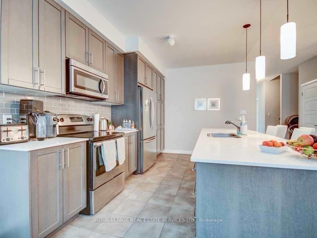 Photo 6 of 786 Banks Crescent, Milton, Willmott — HOMEH