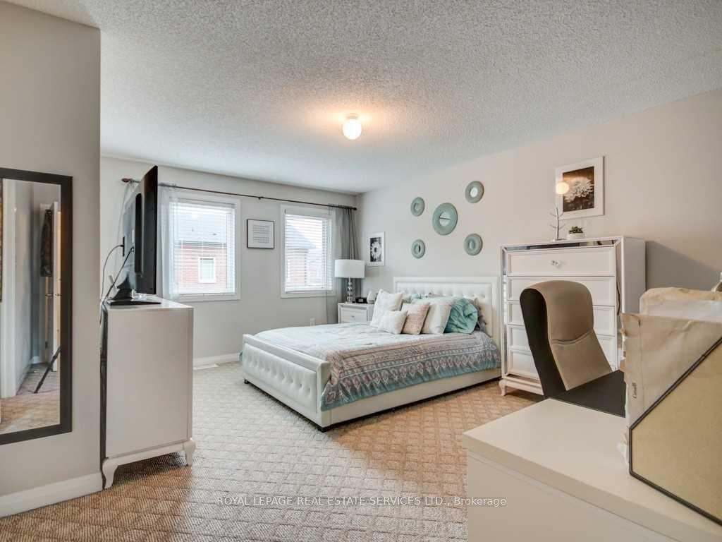 Photo 10 of 786 Banks Crescent, Milton, Willmott — HOMEH