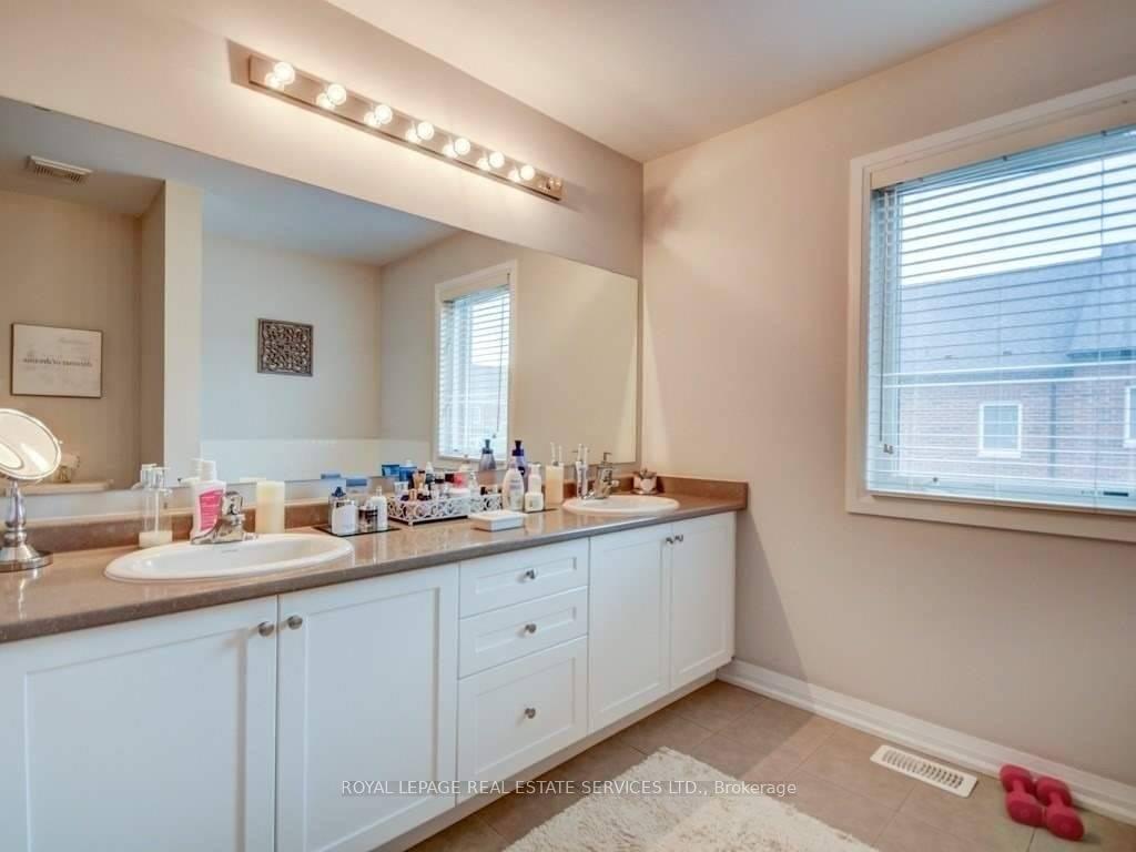 Photo 13 of 786 Banks Crescent, Milton, Willmott — HOMEH