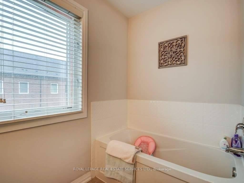 Photo 14 of 786 Banks Crescent, Milton, Willmott — HOMEH