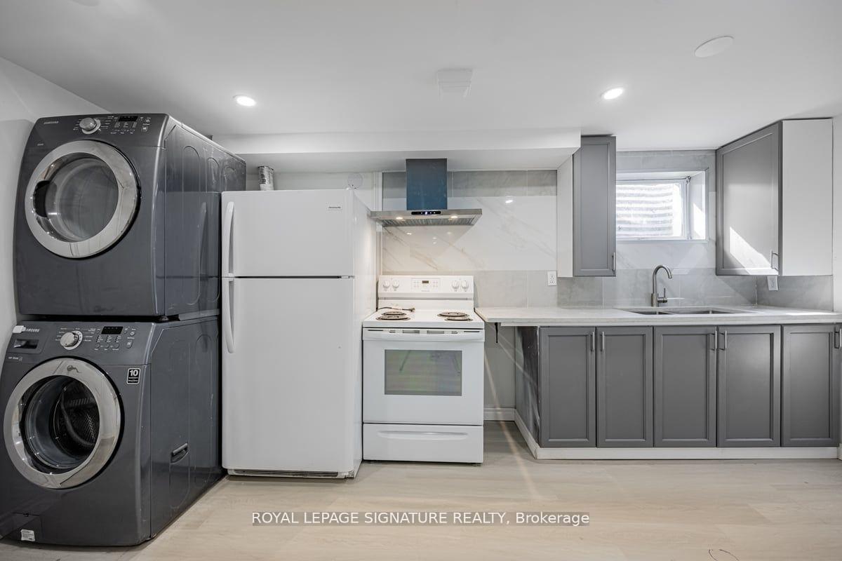 Photo 8 of Unit C, 54 Tuscarora Drive, North York, Pleasant View — HOMEH