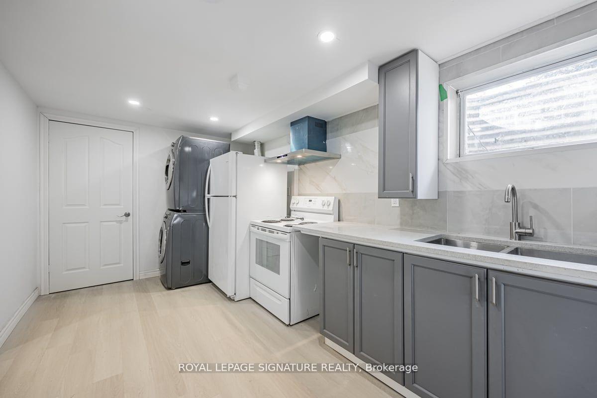 Photo 9 of Unit C, 54 Tuscarora Drive, North York, Pleasant View — HOMEH