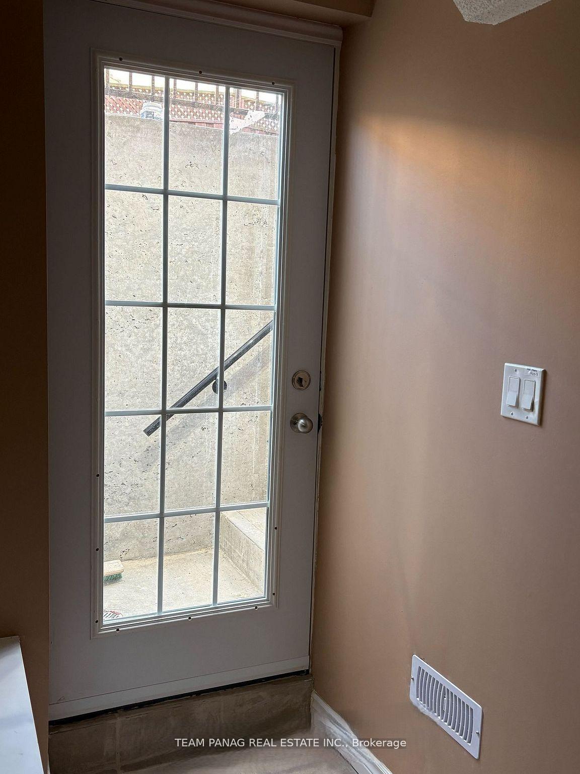 Photo 2 of Unit Basement, 59 Mainard Crescent, Brampton, Sandringham-Wellington — HOMEH