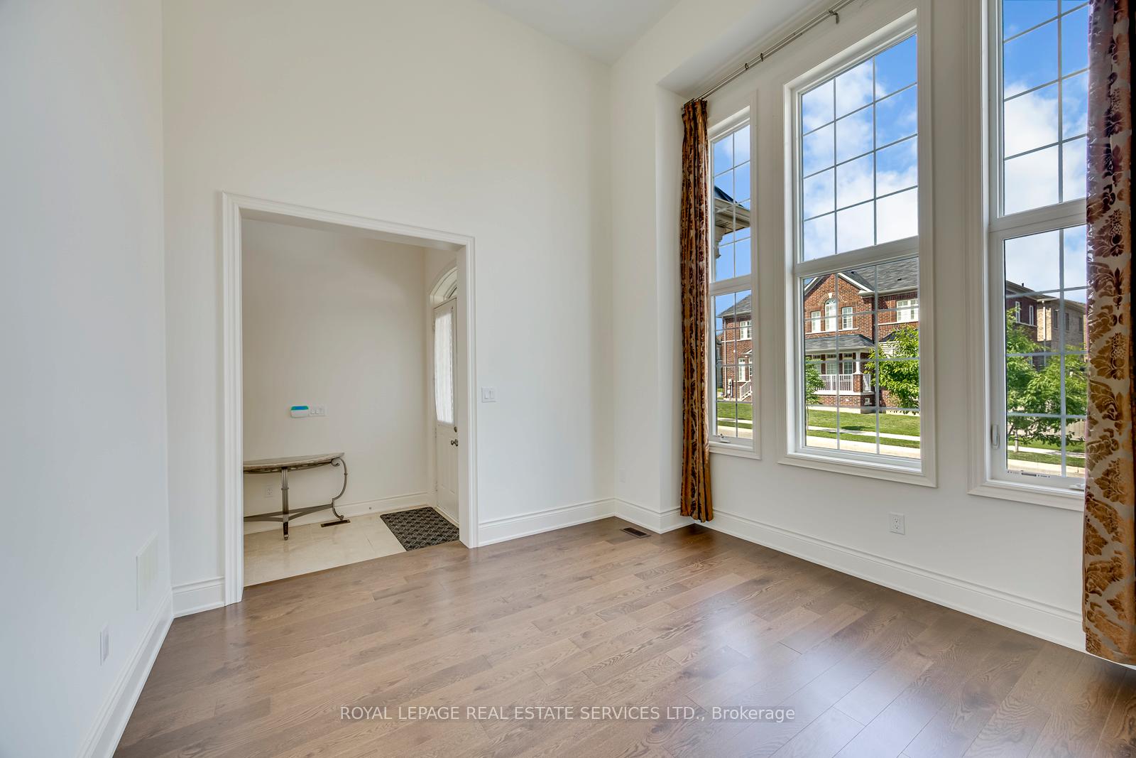 Photo 6 of 60 Avanti Crescent, Hamilton, Waterdown — HOMEH