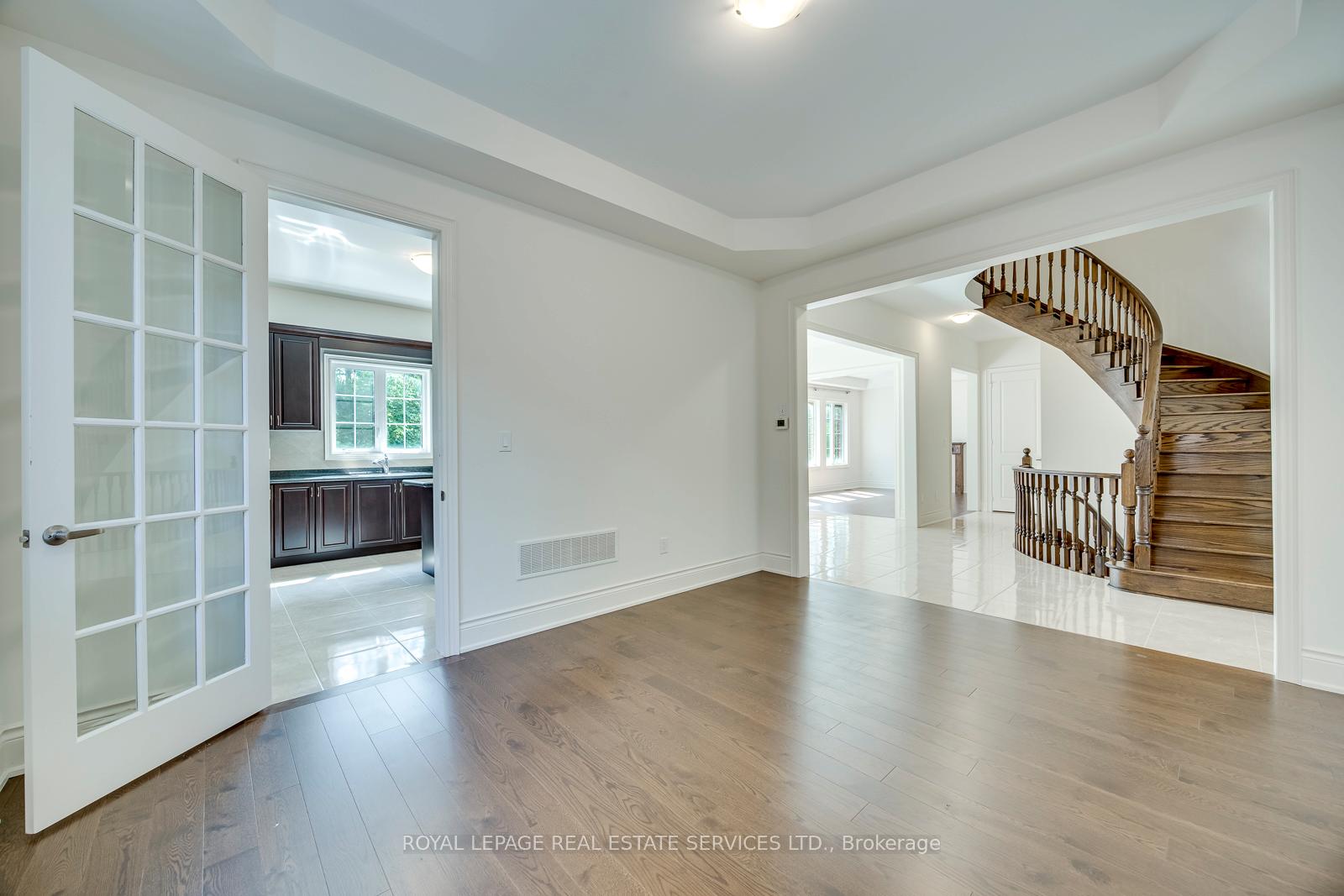 Photo 10 of 60 Avanti Crescent, Hamilton, Waterdown — HOMEH