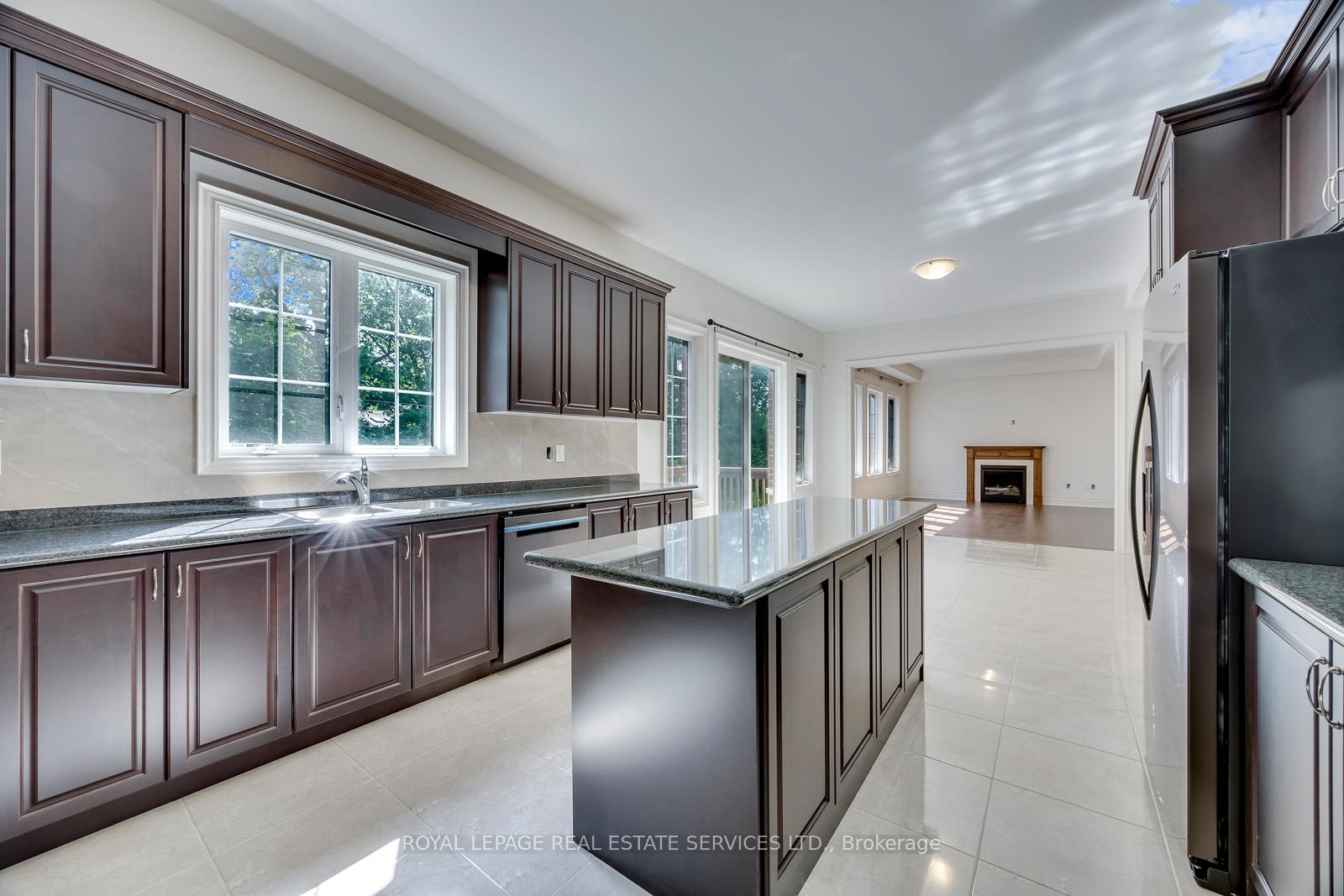 Photo 14 of 60 Avanti Crescent, Hamilton, Waterdown — HOMEH