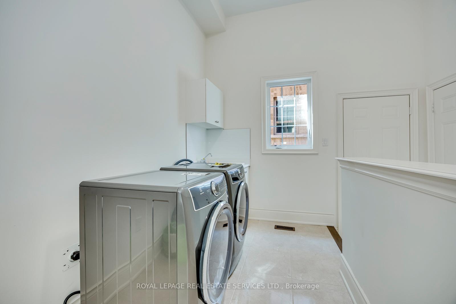 Photo 24 of 60 Avanti Crescent, Hamilton, Waterdown — HOMEH