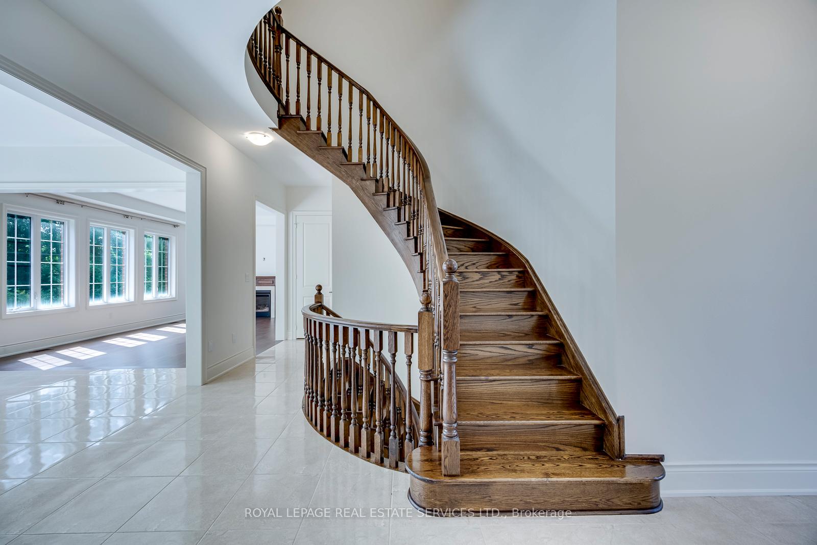 Photo 25 of 60 Avanti Crescent, Hamilton, Waterdown — HOMEH