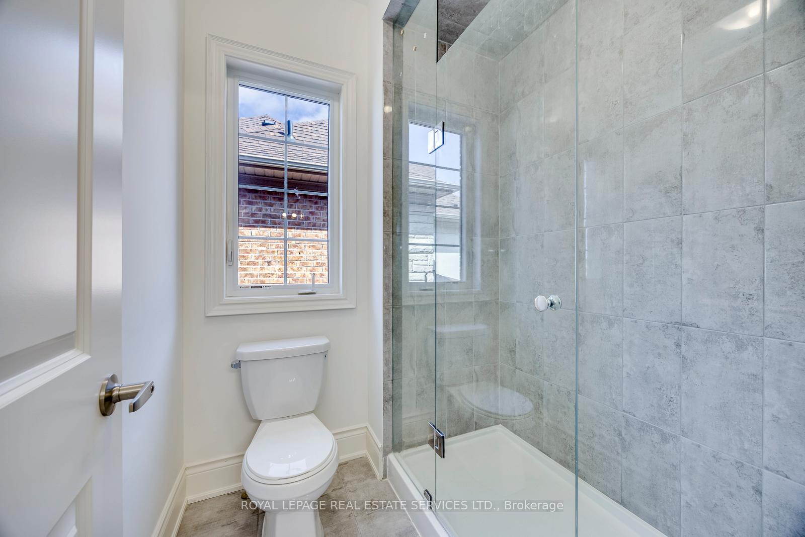 Photo 37 of 60 Avanti Crescent, Hamilton, Waterdown — HOMEH