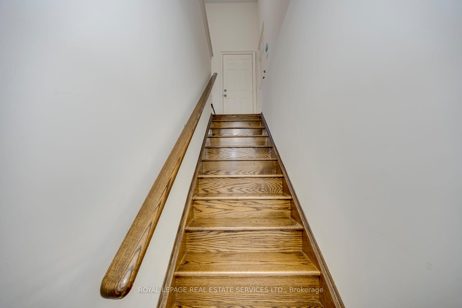 Photo 40 of 60 Avanti Crescent, Hamilton, Waterdown — HOMEH