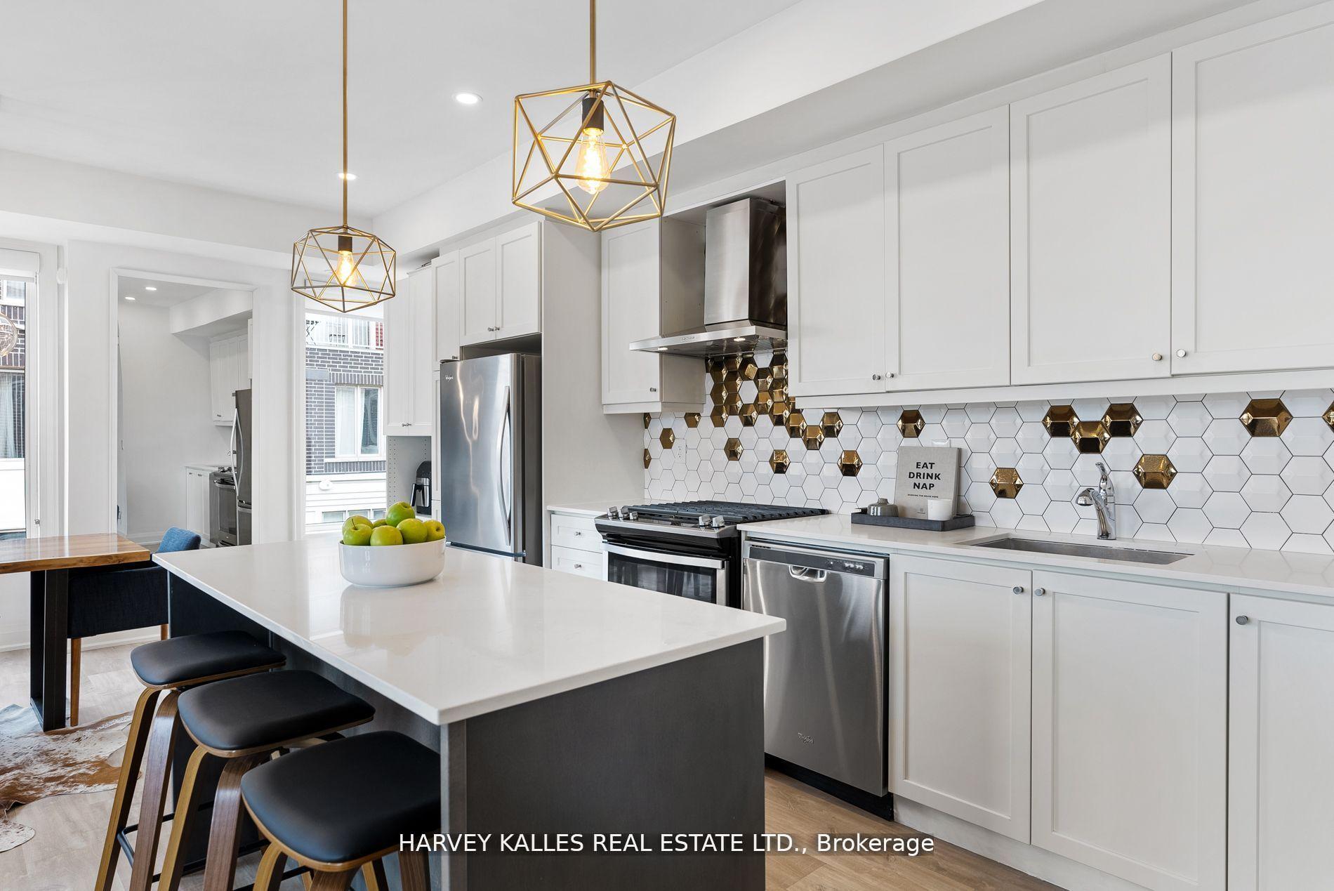 Photo 4 of Unit 2, 115 Long Branch, Etobicoke, Long Branch — HOMEH