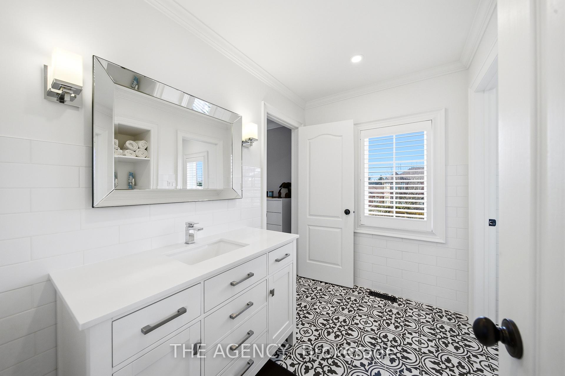 Photo 33 of 147 Mactaggart Drive, King, Nobleton — HOMEH