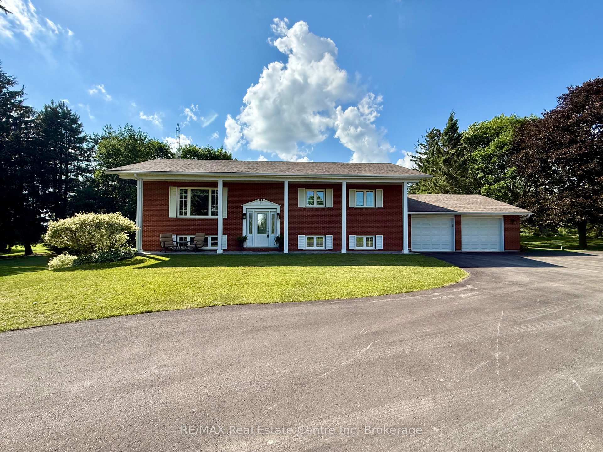 Photo 2 of 9098 27 Side Road, Erin, Rural Erin — HOMEH