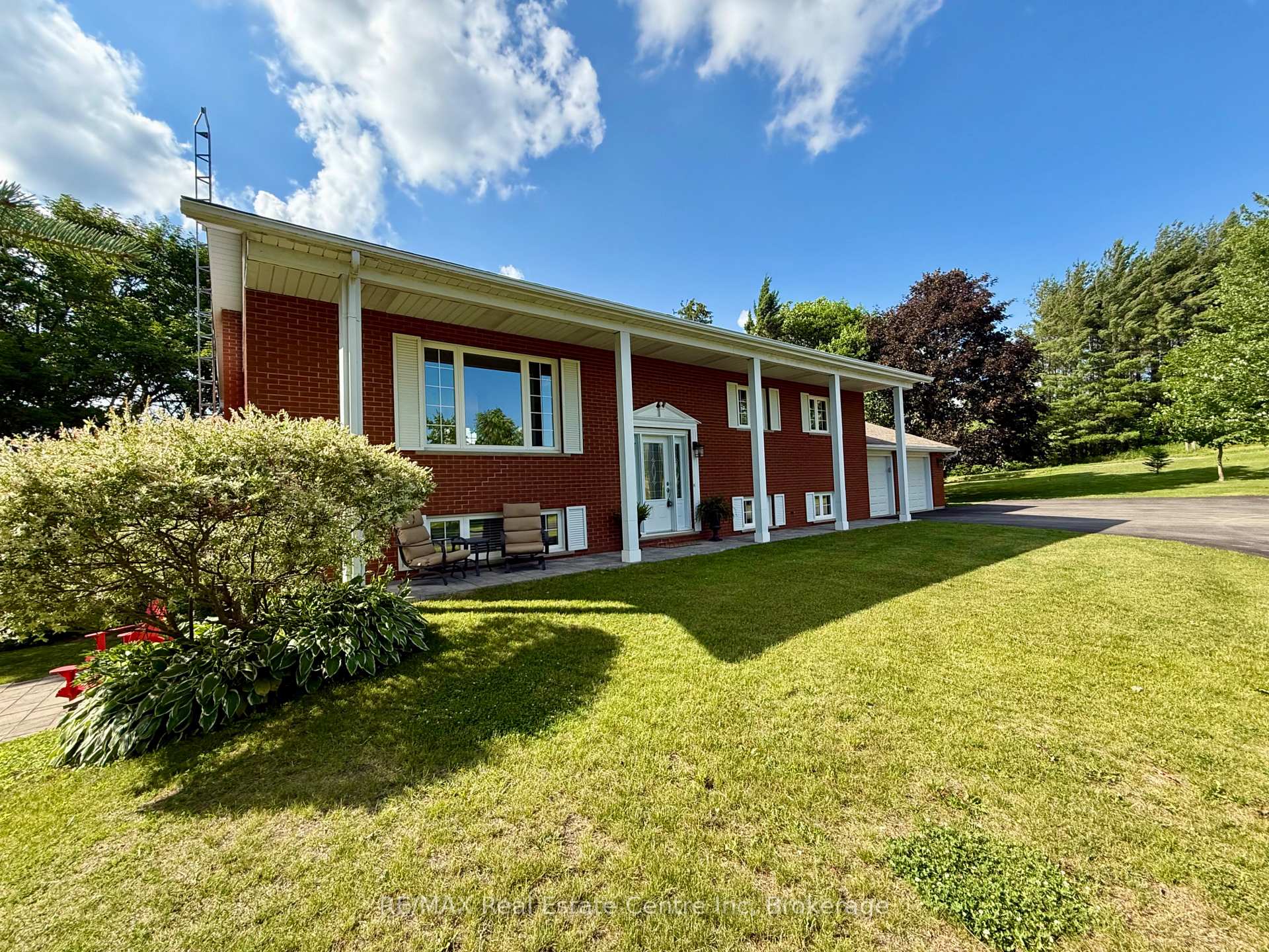 Photo 4 of 9098 27 Side Road, Erin, Rural Erin — HOMEH