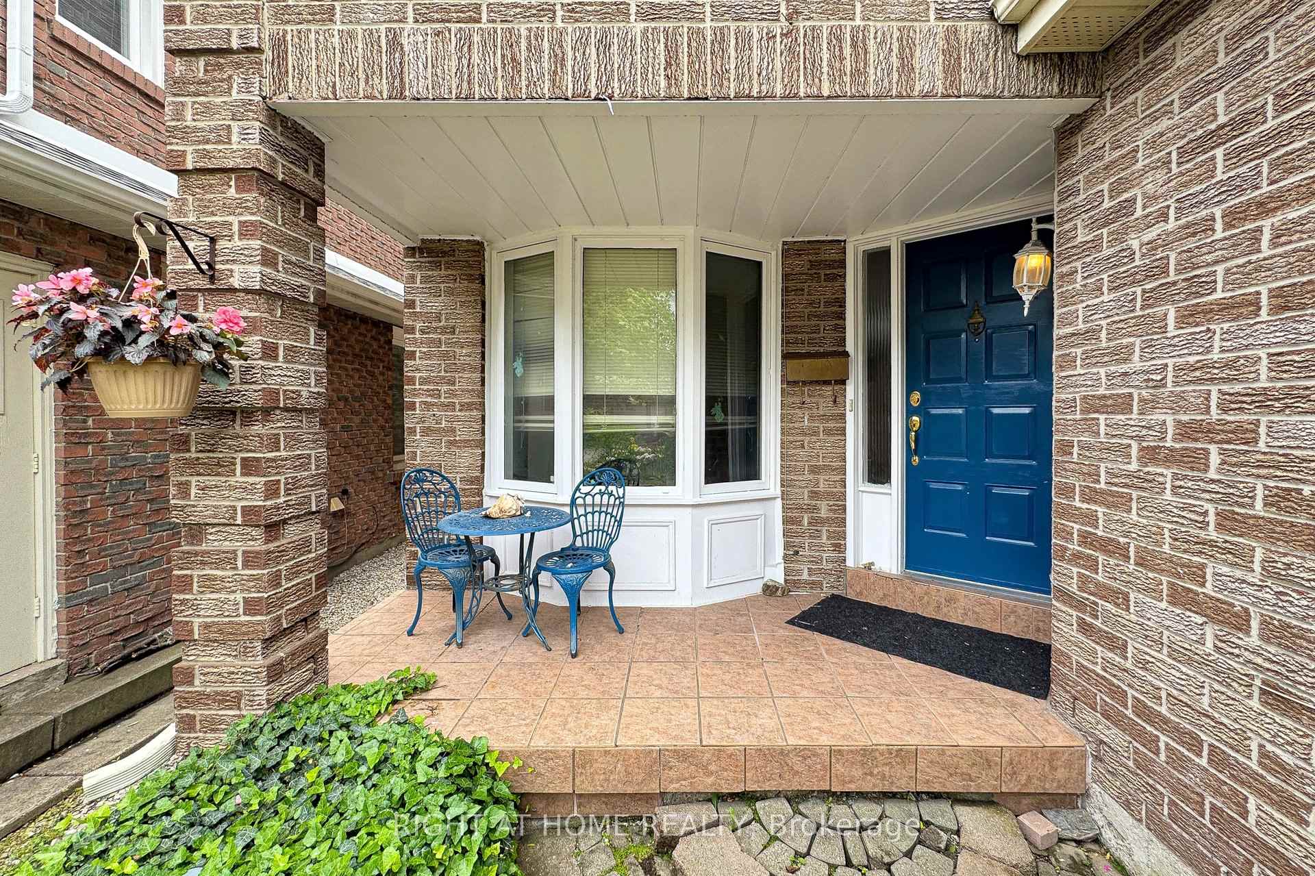 Photo 4 of 103 Heatherton Way, Vaughan, Crestwood-Springfarm-Yorkhill — HOMEH