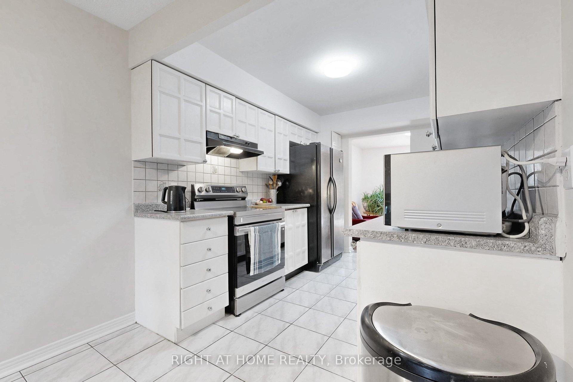 Photo 9 of 103 Heatherton Way, Vaughan, Crestwood-Springfarm-Yorkhill — HOMEH