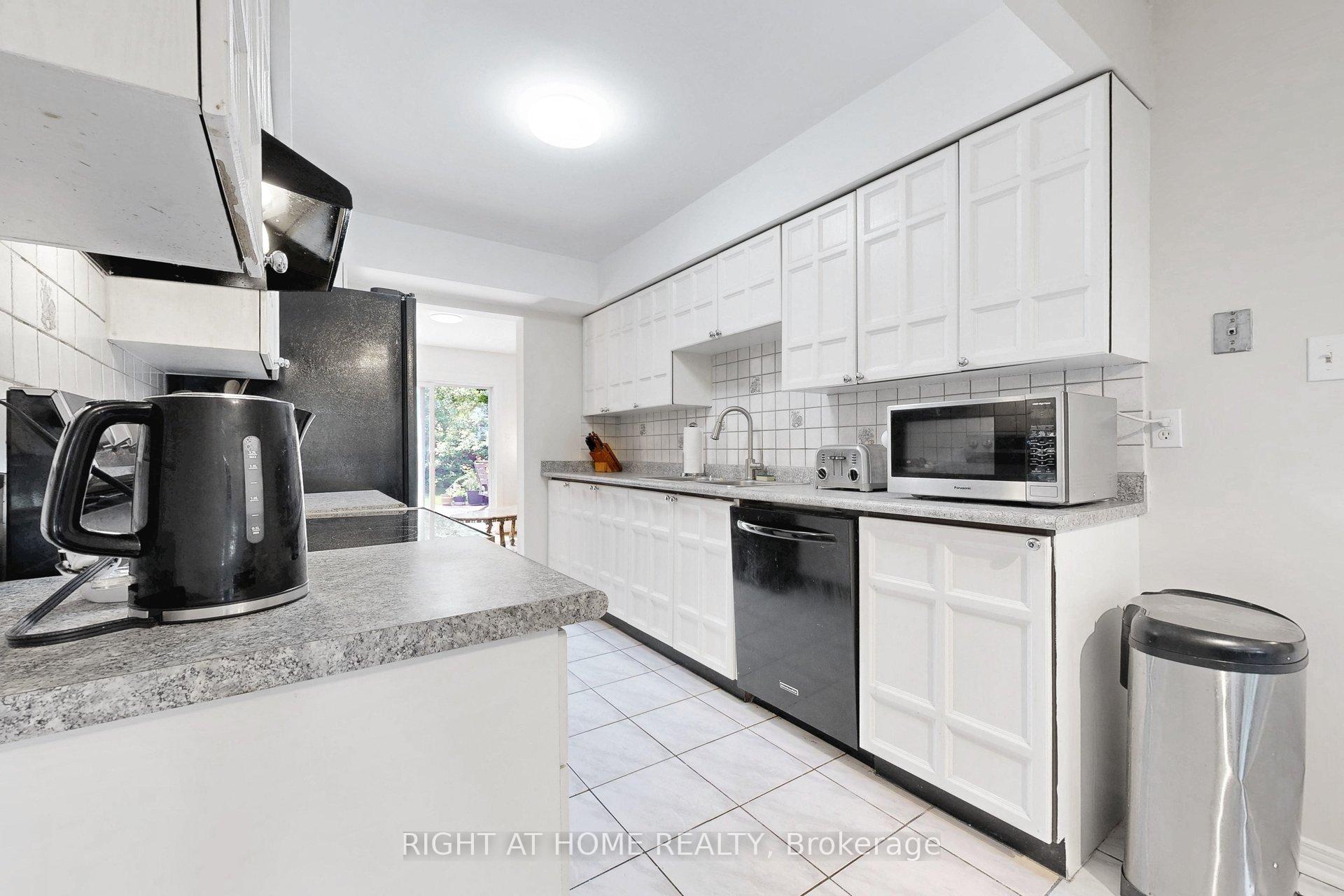 Photo 10 of 103 Heatherton Way, Vaughan, Crestwood-Springfarm-Yorkhill — HOMEH