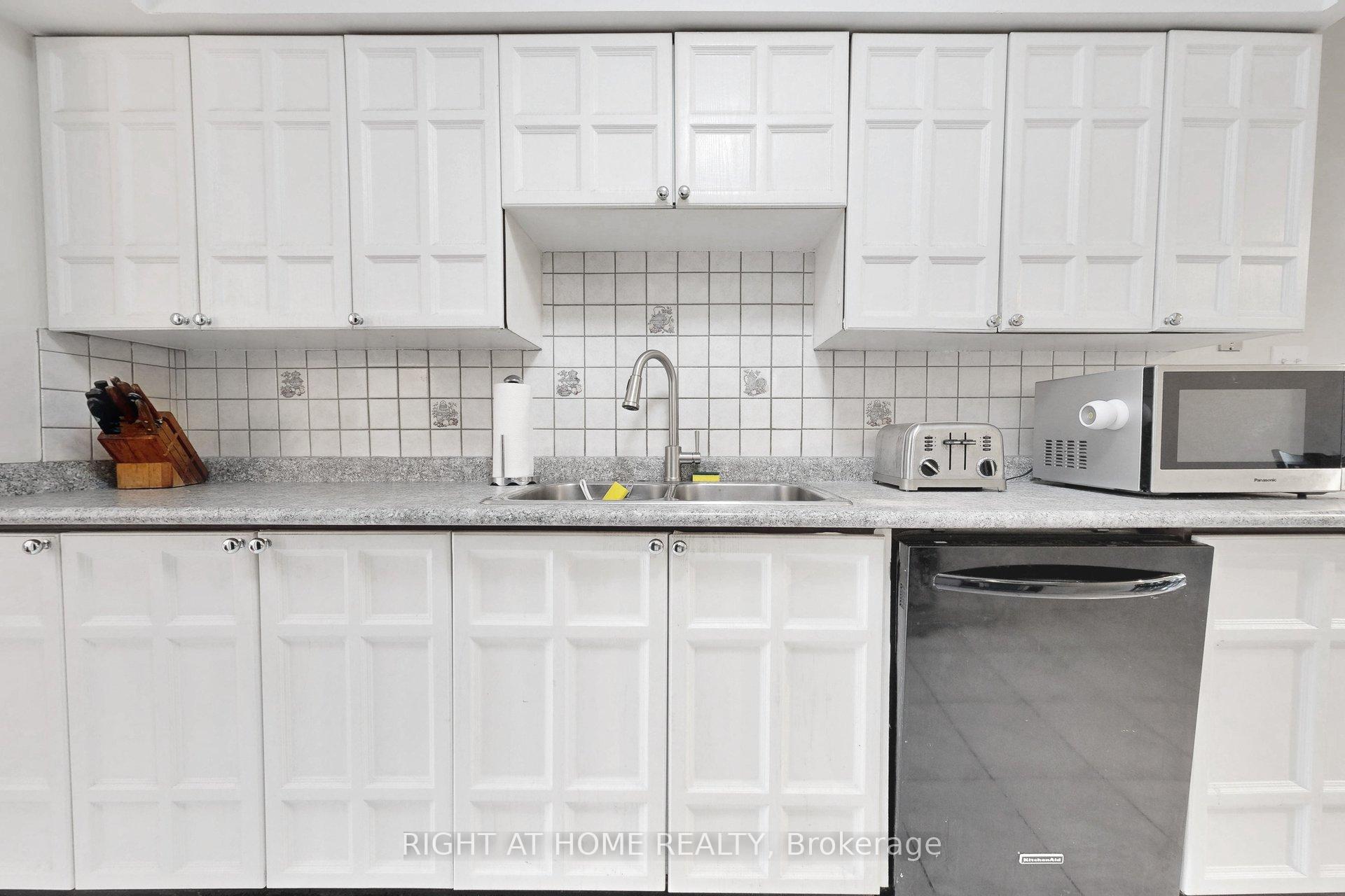 Photo 12 of 103 Heatherton Way, Vaughan, Crestwood-Springfarm-Yorkhill — HOMEH