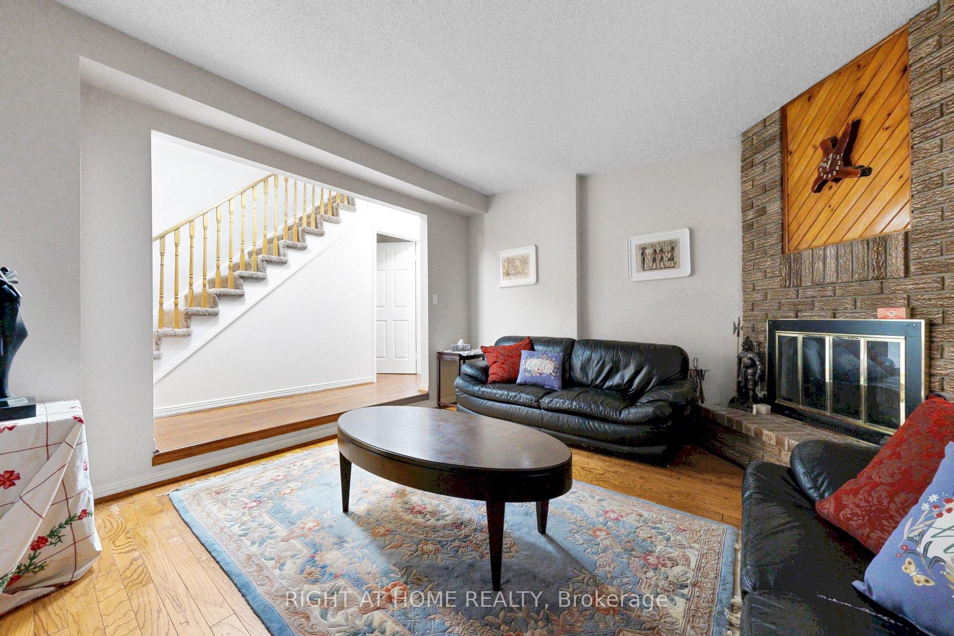 Photo 16 of 103 Heatherton Way, Vaughan, Crestwood-Springfarm-Yorkhill — HOMEH