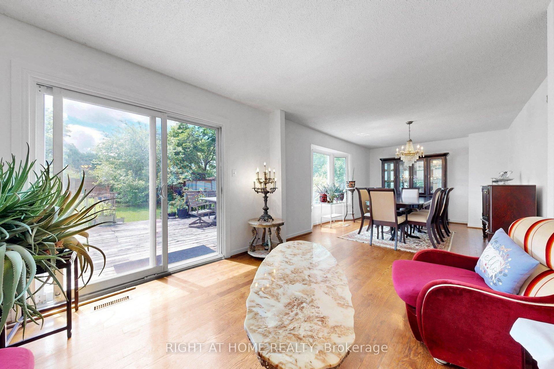 Photo 18 of 103 Heatherton Way, Vaughan, Crestwood-Springfarm-Yorkhill — HOMEH
