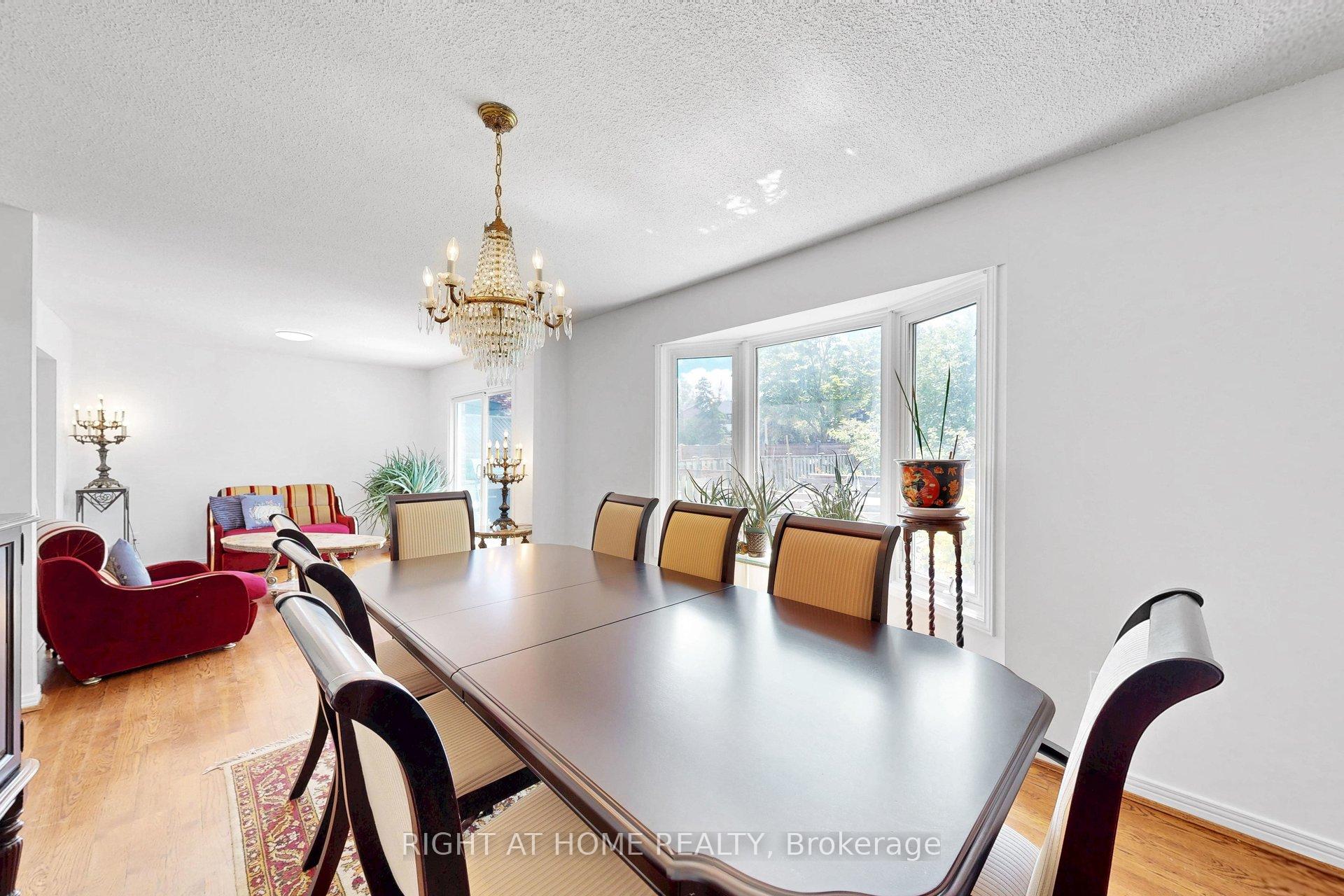 Photo 23 of 103 Heatherton Way, Vaughan, Crestwood-Springfarm-Yorkhill — HOMEH