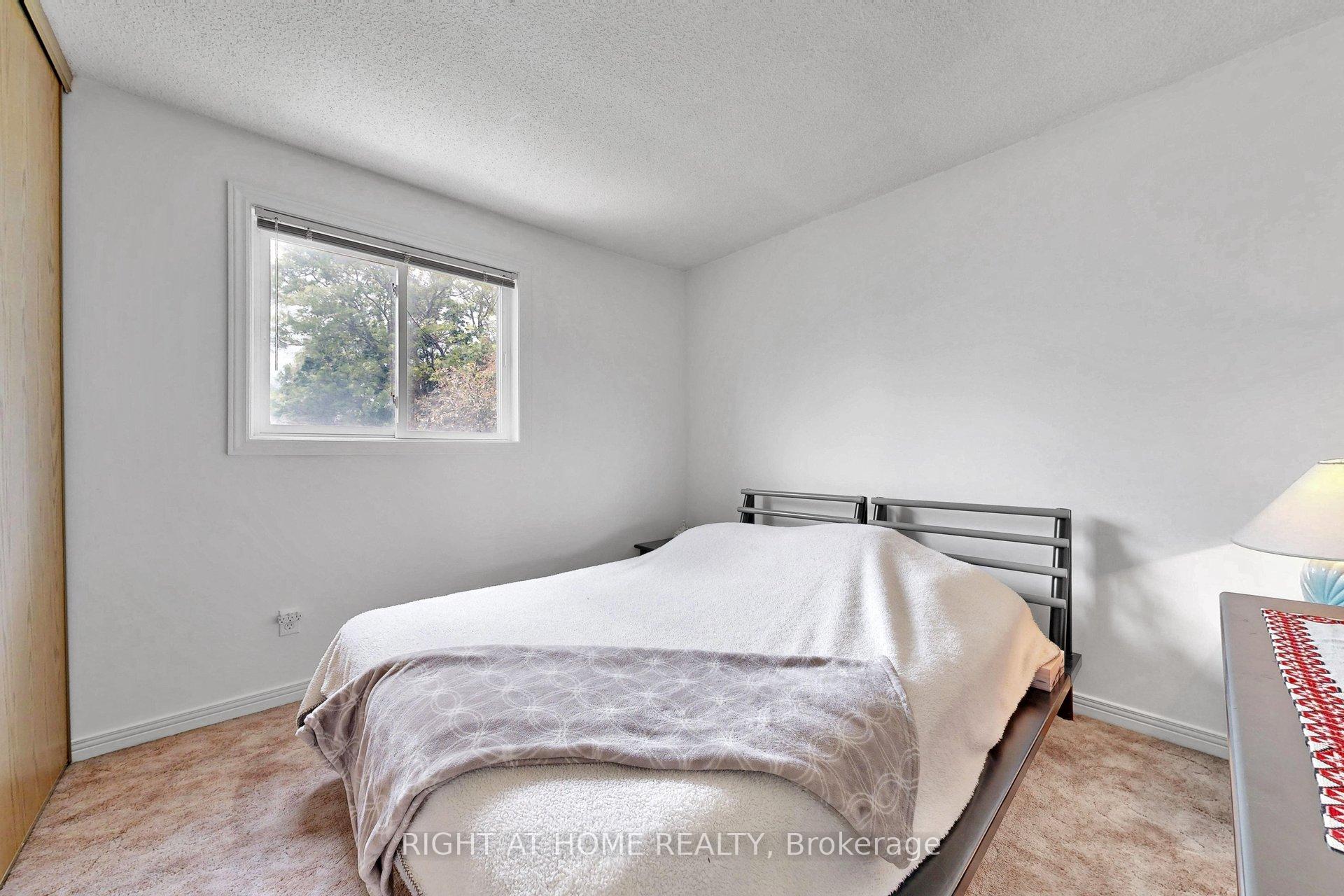 Photo 25 of 103 Heatherton Way, Vaughan, Crestwood-Springfarm-Yorkhill — HOMEH