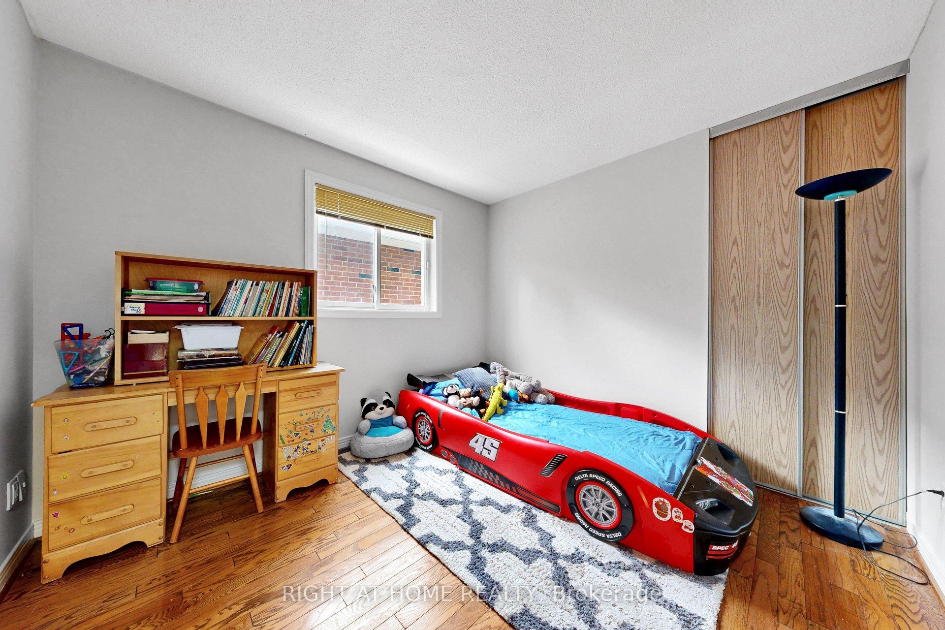 Photo 27 of 103 Heatherton Way, Vaughan, Crestwood-Springfarm-Yorkhill — HOMEH