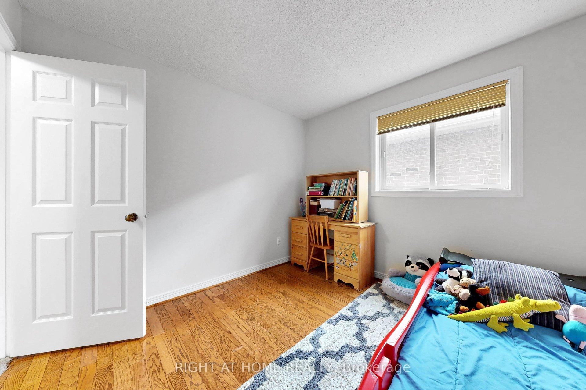 Photo 29 of 103 Heatherton Way, Vaughan, Crestwood-Springfarm-Yorkhill — HOMEH