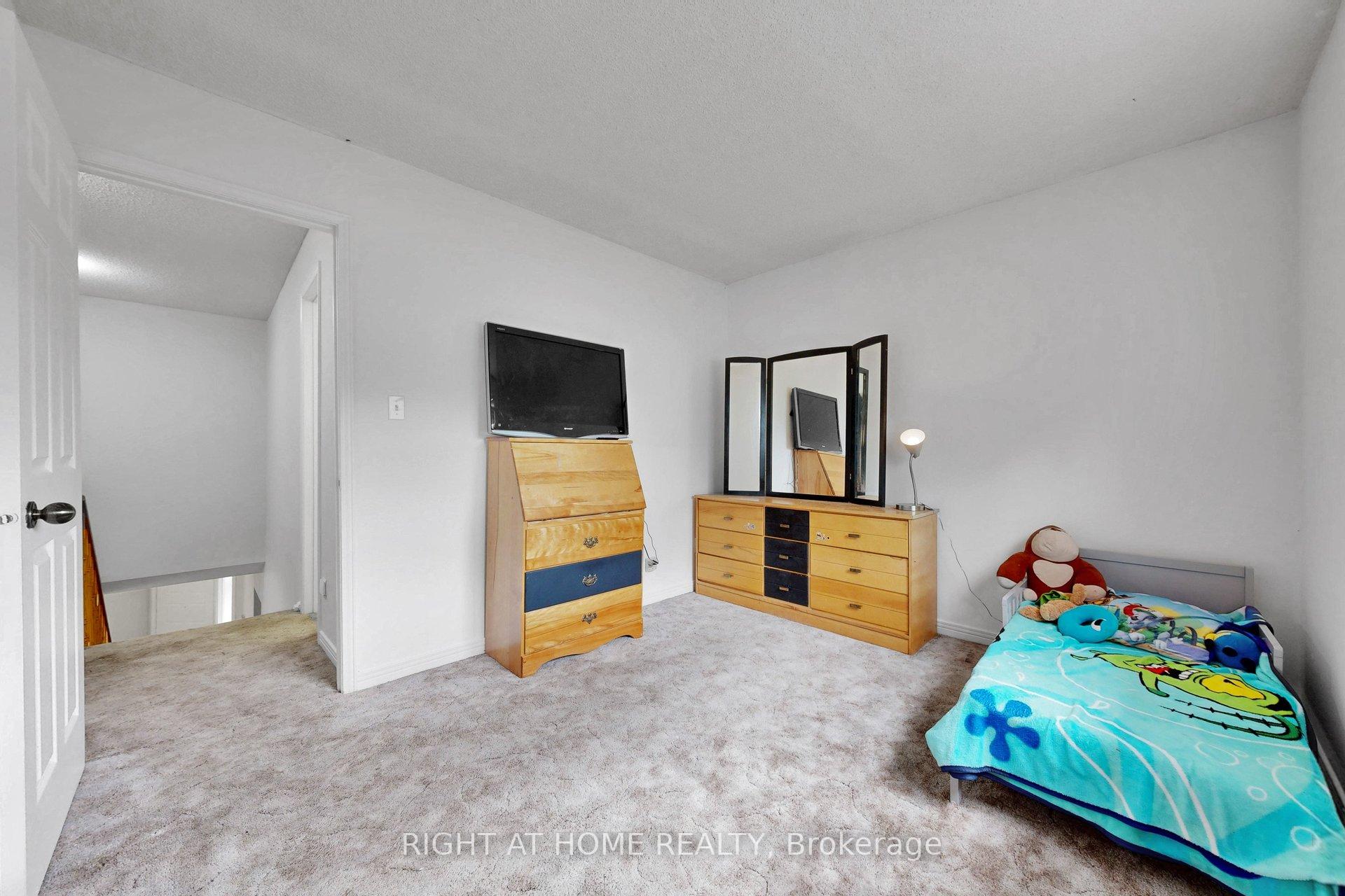 Photo 30 of 103 Heatherton Way, Vaughan, Crestwood-Springfarm-Yorkhill — HOMEH
