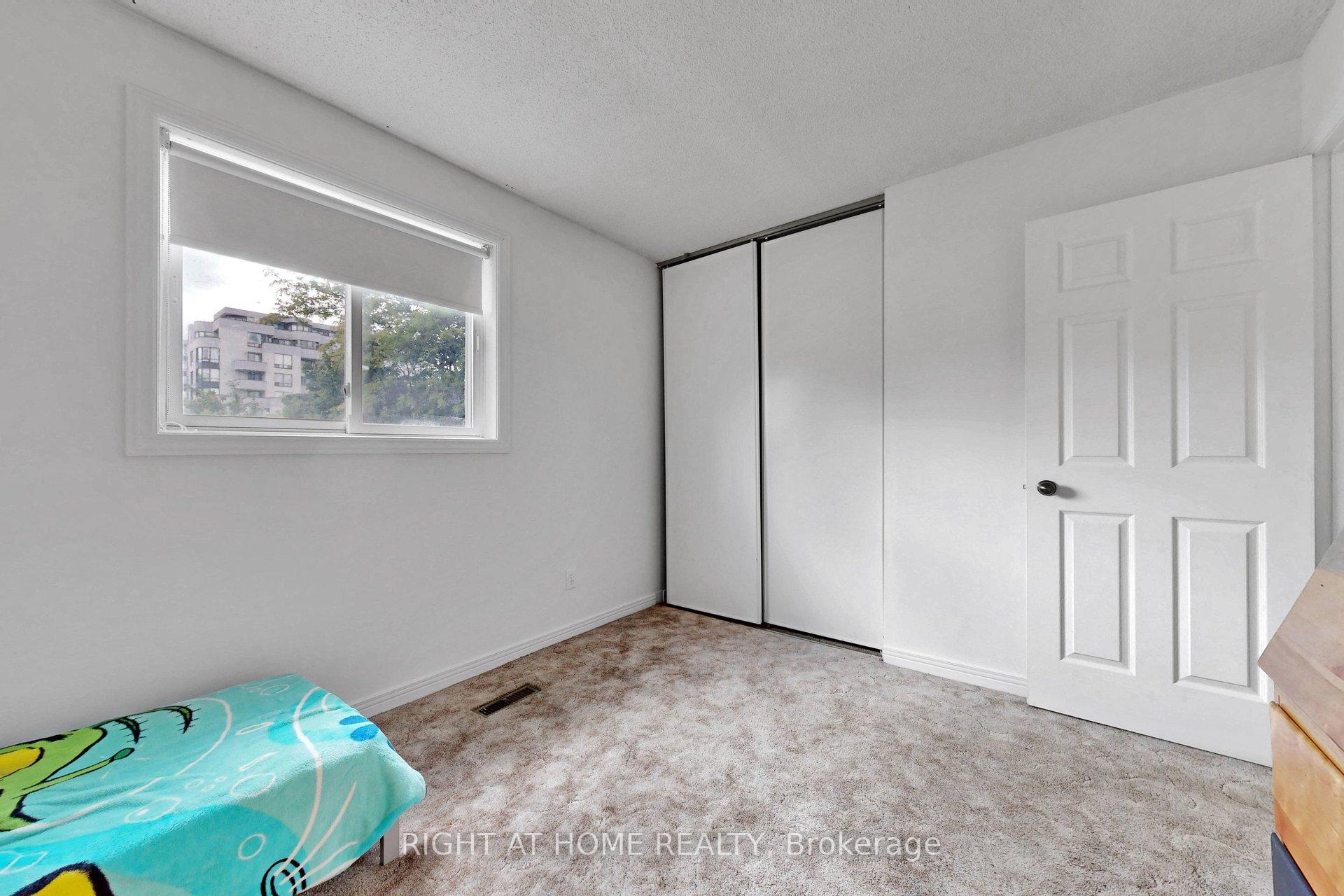 Photo 31 of 103 Heatherton Way, Vaughan, Crestwood-Springfarm-Yorkhill — HOMEH