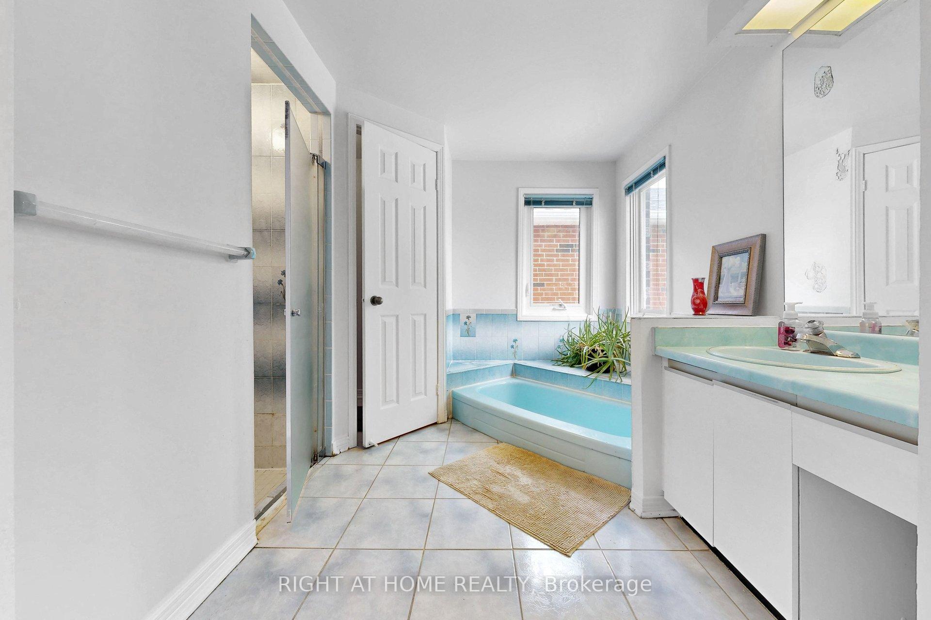 Photo 36 of 103 Heatherton Way, Vaughan, Crestwood-Springfarm-Yorkhill — HOMEH