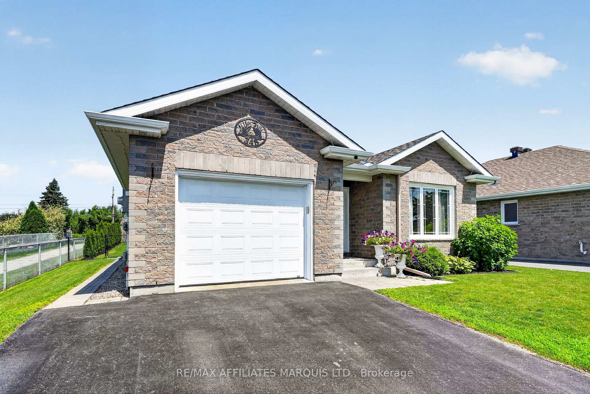 Photo 2 of 348 Glen Nora Drive, Cornwall, Cornwall — HOMEH