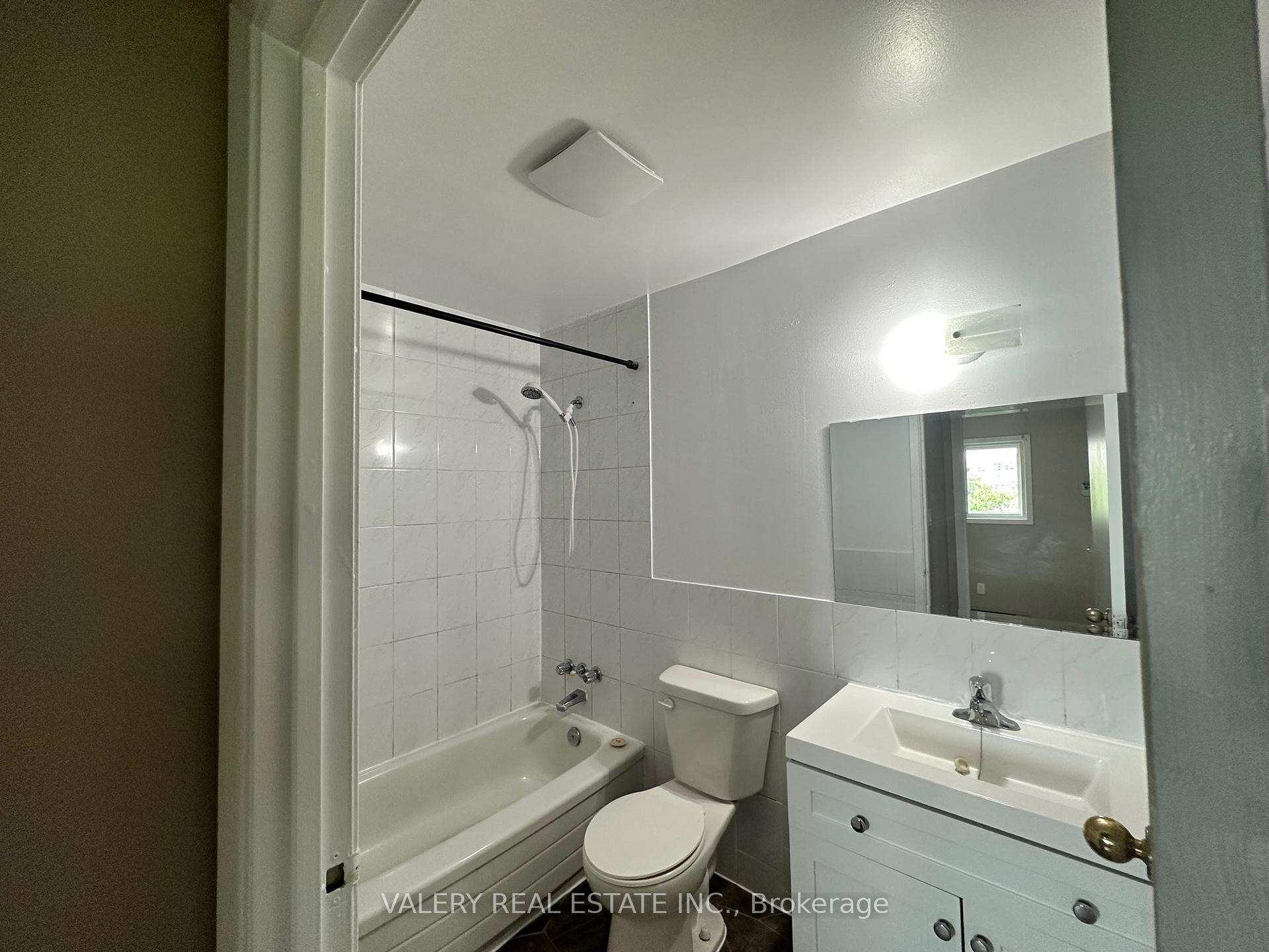 Photo 3 of Unit 1, 1 Lowndes Avenue, Georgina, Keswick South — HOMEH