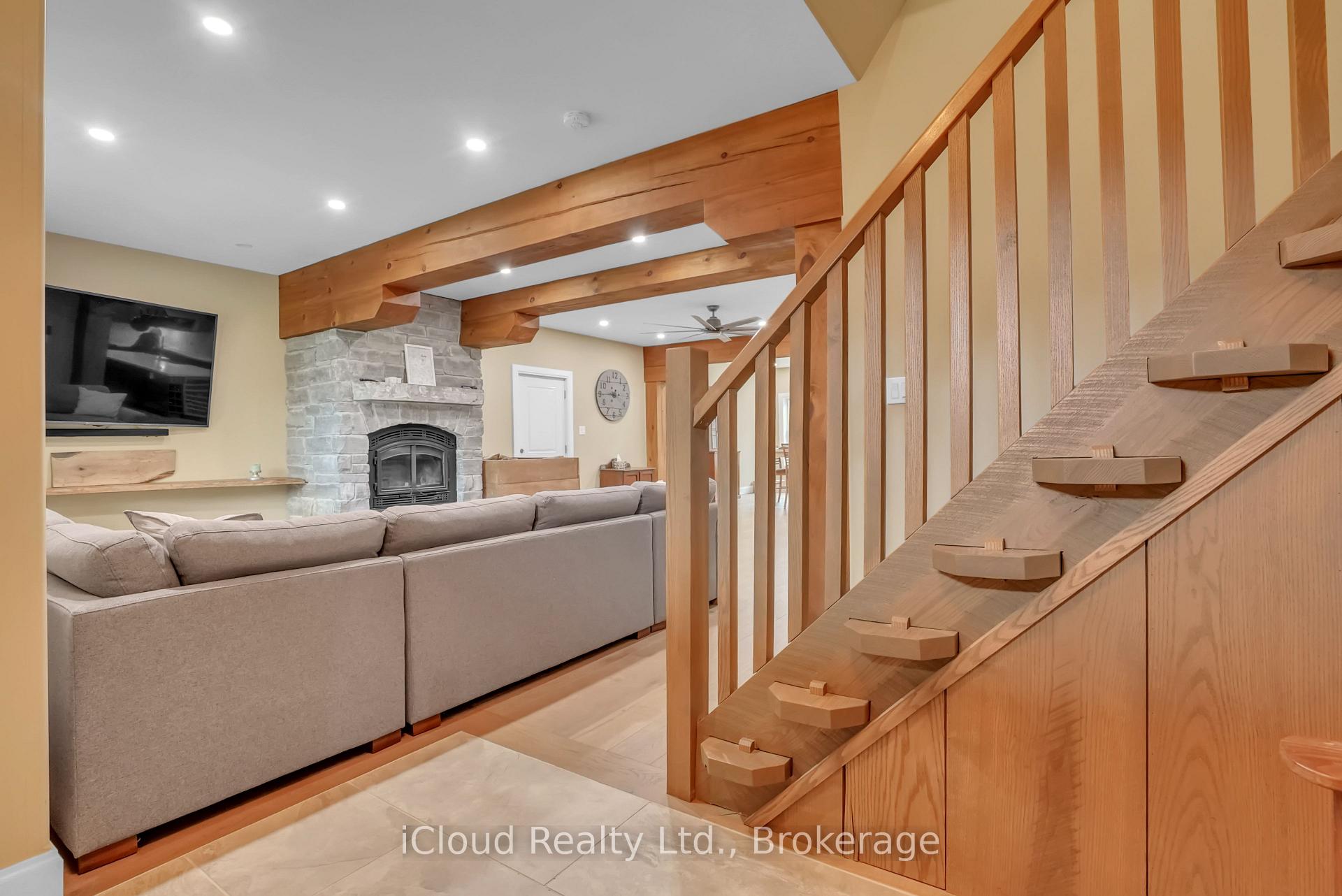 Photo 9 of 2091 Dwyer Road, Springwater, Rural Springwater — HOMEH