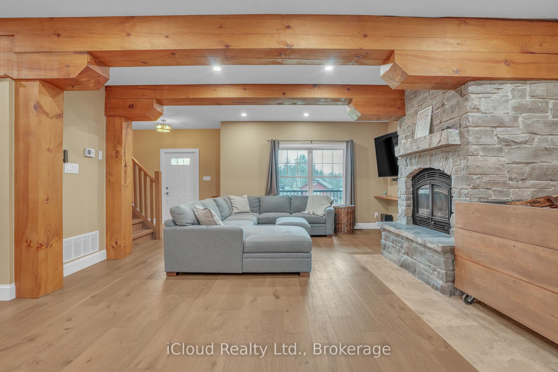 Photo 17 of 2091 Dwyer Road, Springwater, Rural Springwater — HOMEH