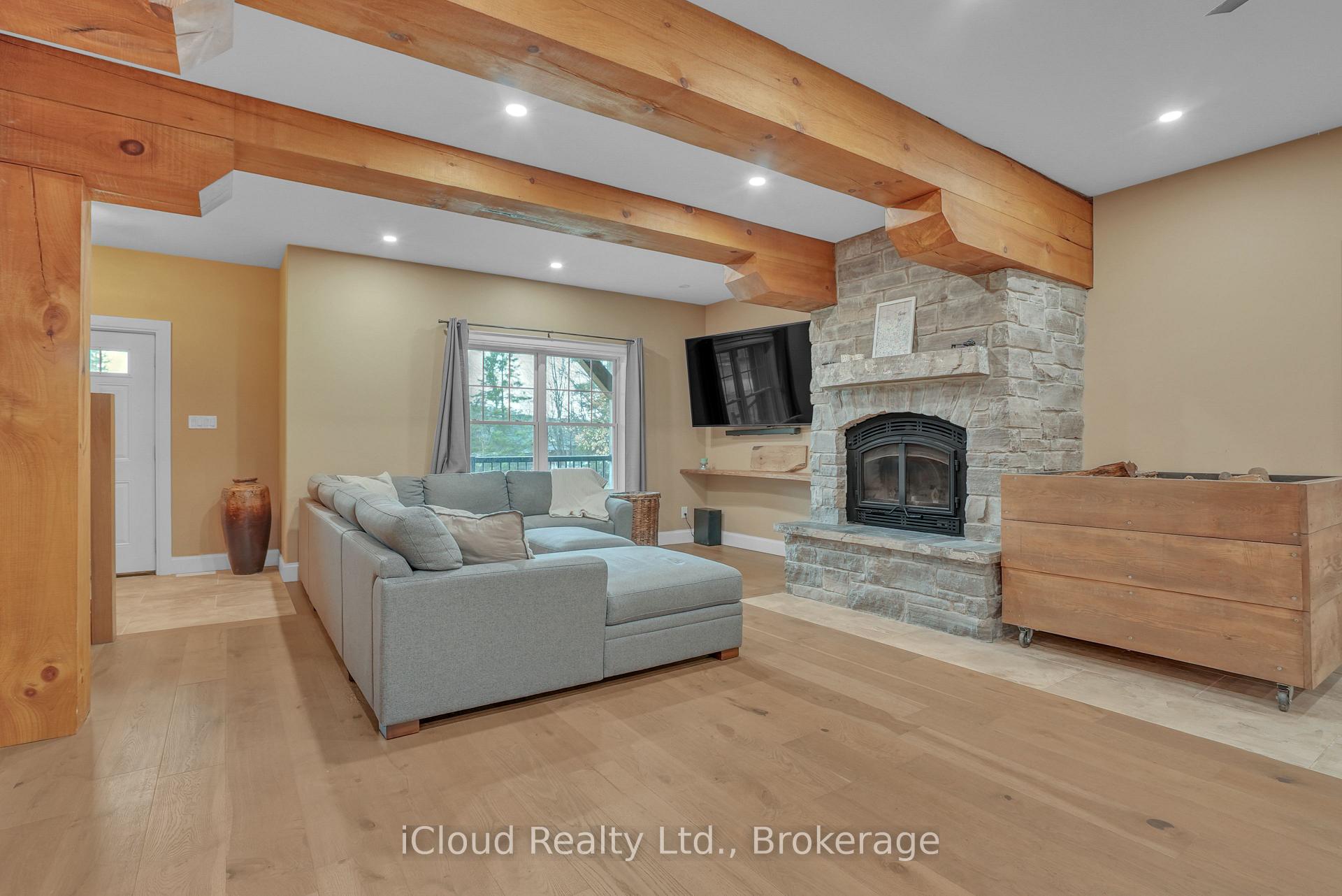 Photo 18 of 2091 Dwyer Road, Springwater, Rural Springwater — HOMEH