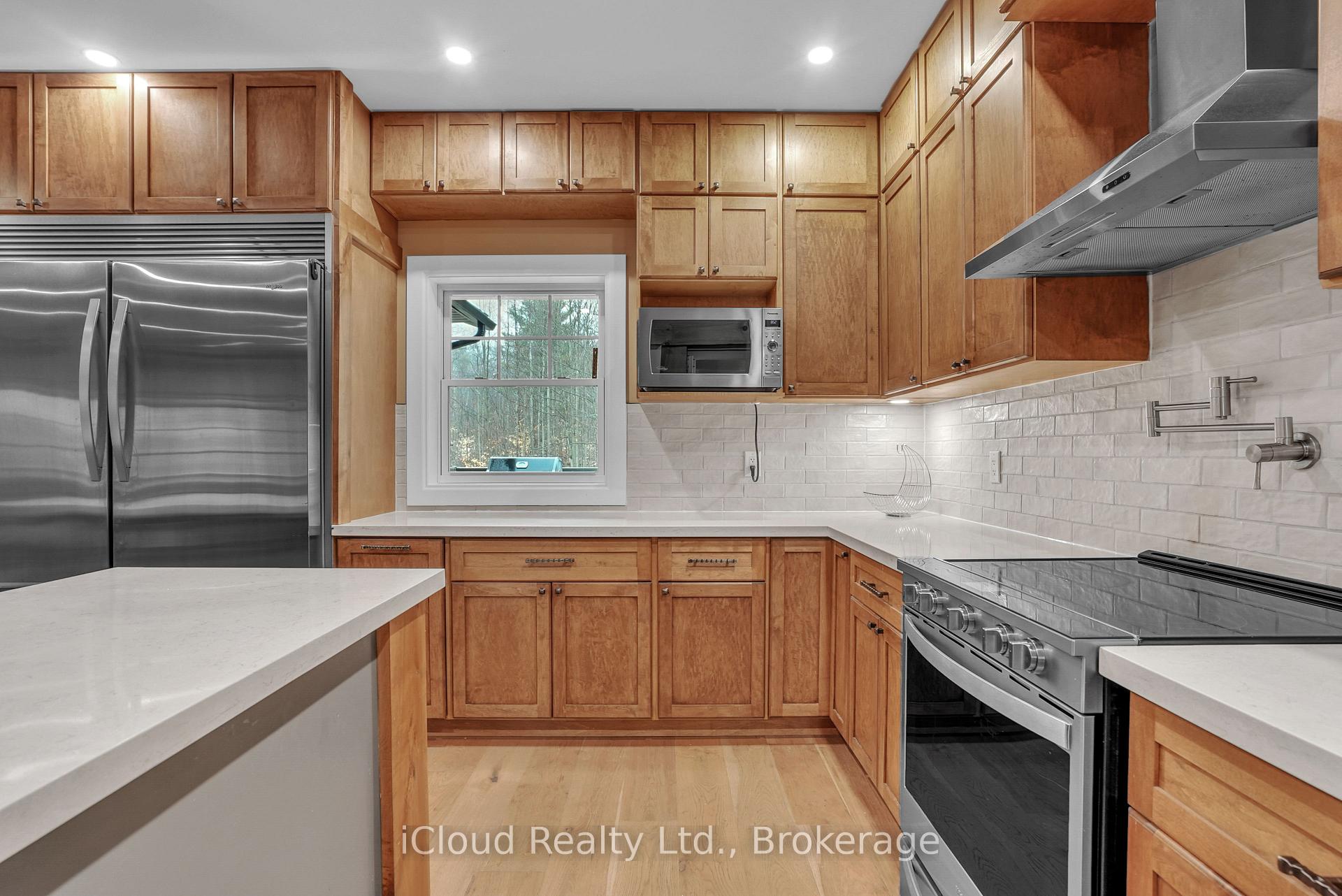 Photo 21 of 2091 Dwyer Road, Springwater, Rural Springwater — HOMEH