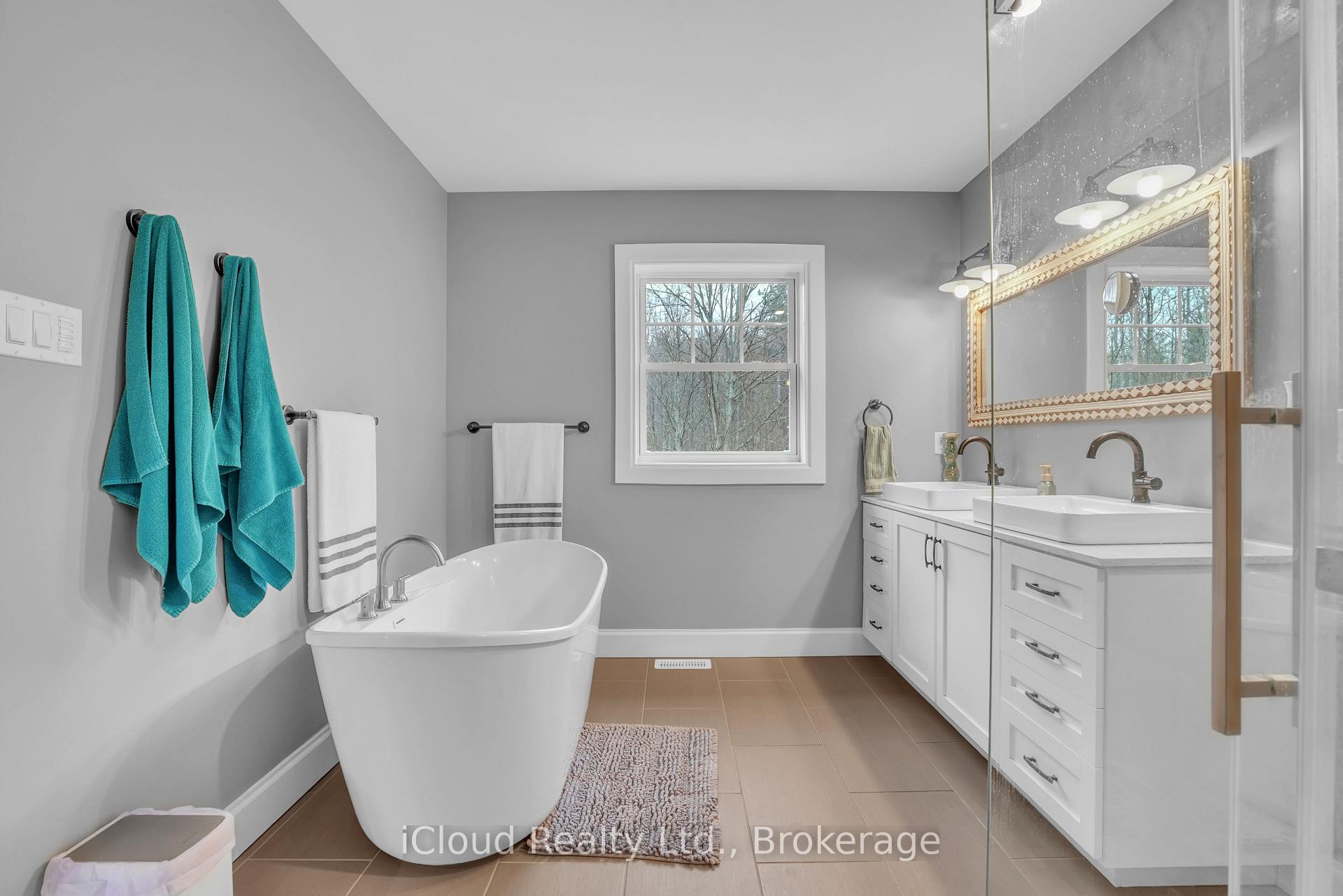 Photo 31 of 2091 Dwyer Road, Springwater, Rural Springwater — HOMEH