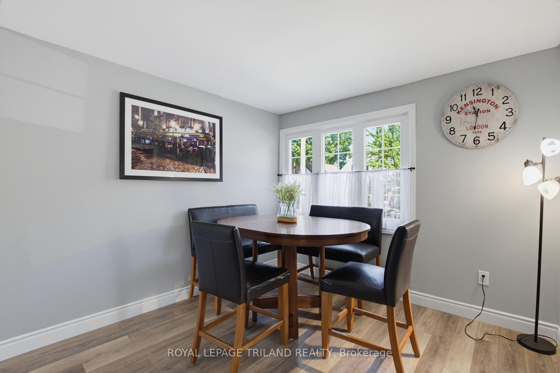 Photo 3 of 75 Connaught Avenue, London, East G — HOMEH
