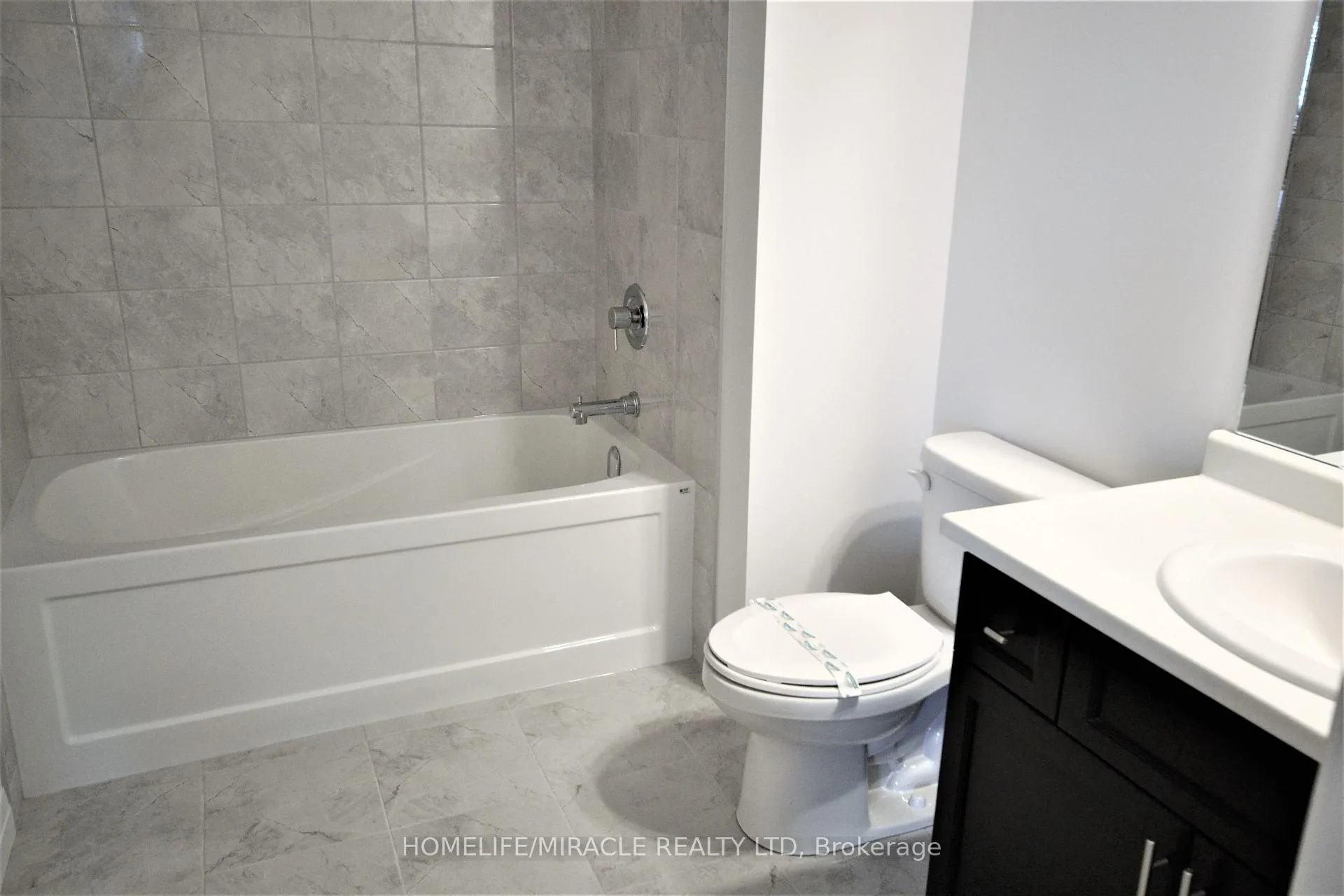 Photo 22 of Unit 159, 30 Times Square Boulevard, Hamilton, Stoney Creek — HOMEH