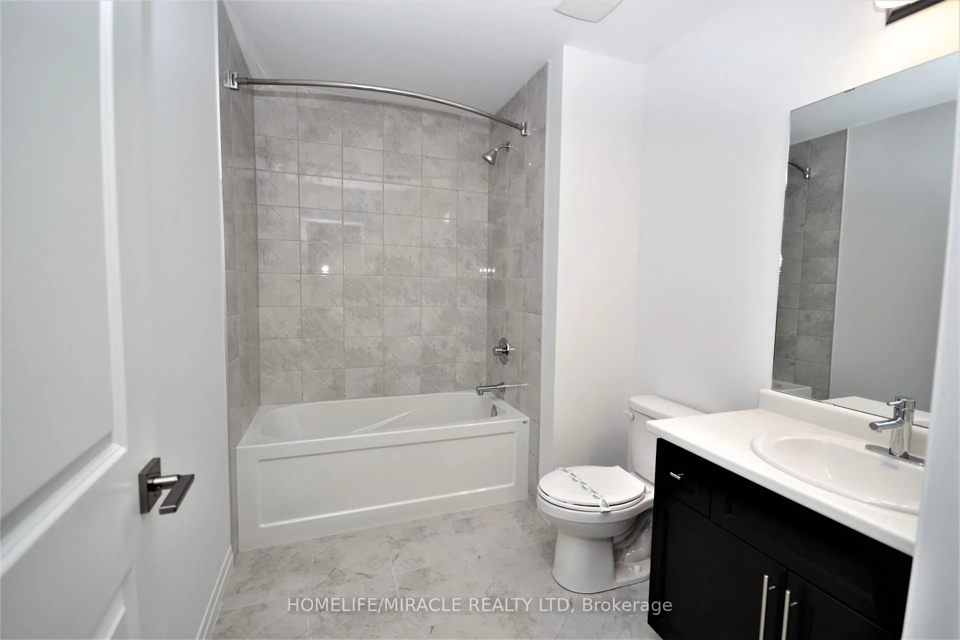 Photo 26 of Unit 159, 30 Times Square Boulevard, Hamilton, Stoney Creek — HOMEH