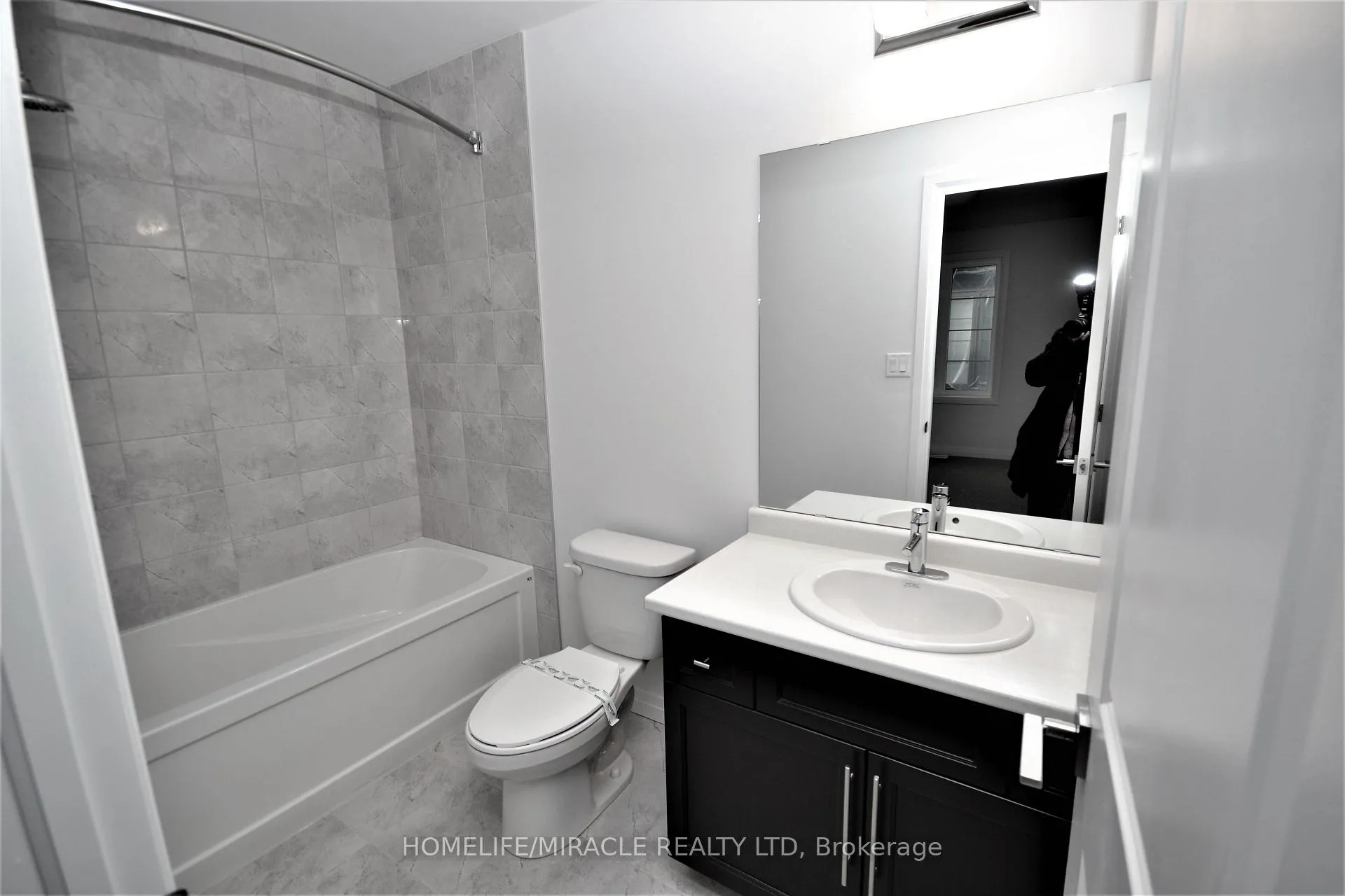 Photo 27 of Unit 159, 30 Times Square Boulevard, Hamilton, Stoney Creek — HOMEH