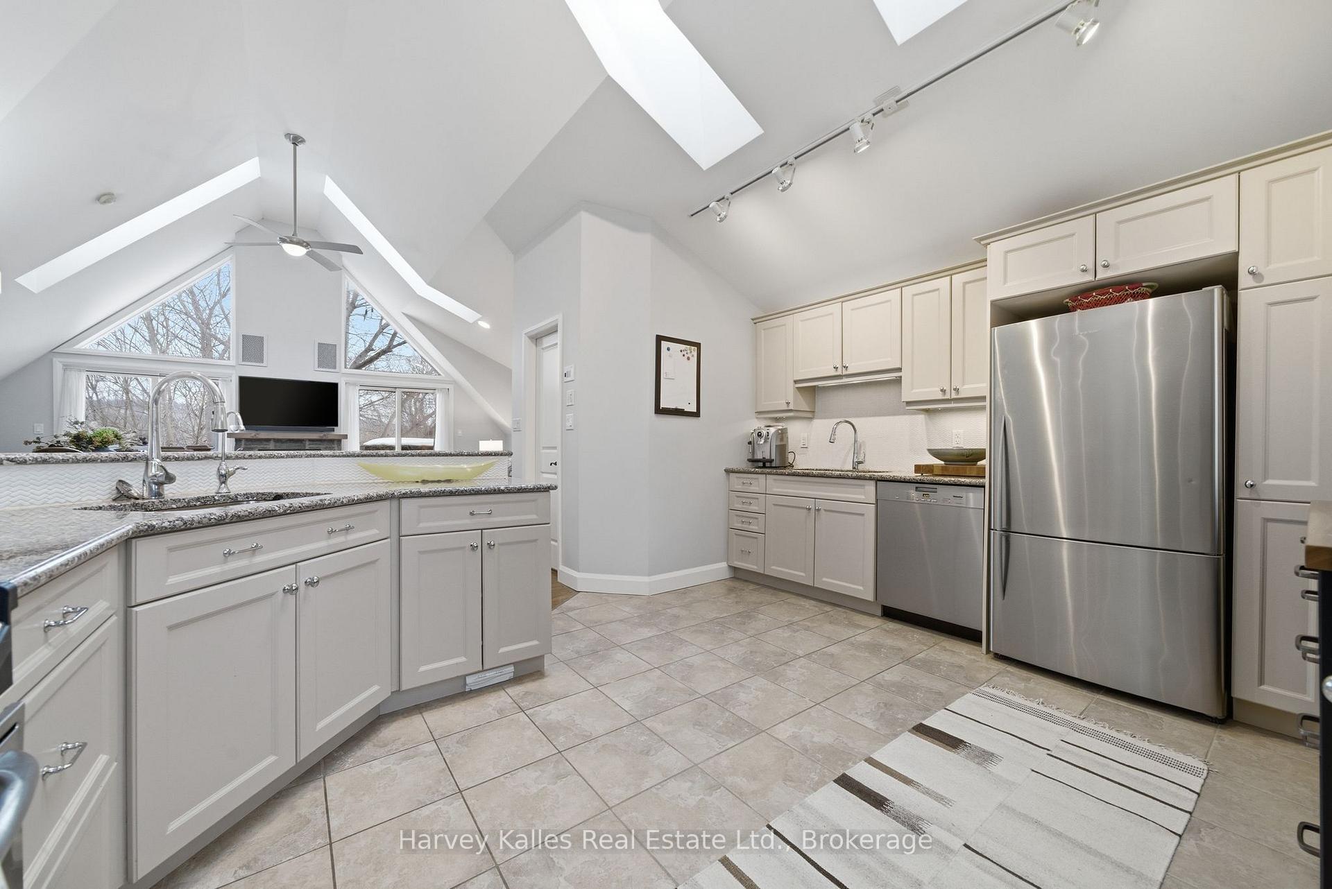 Photo 23 of Unit 7, 4 Bridge Street, Prince Edward County, Picton — HOMEH