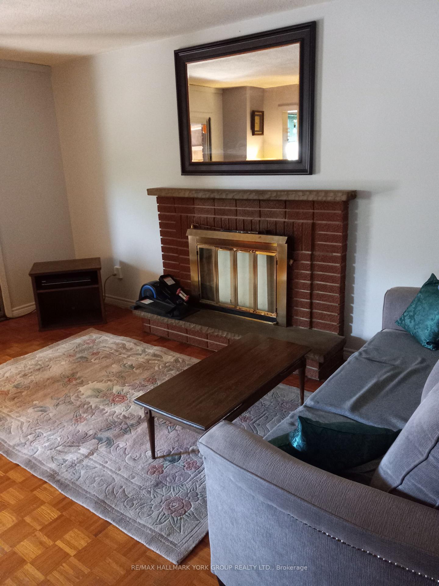 Photo 4 of 152 Beech Street, Brampton, Brampton North — HOMEH