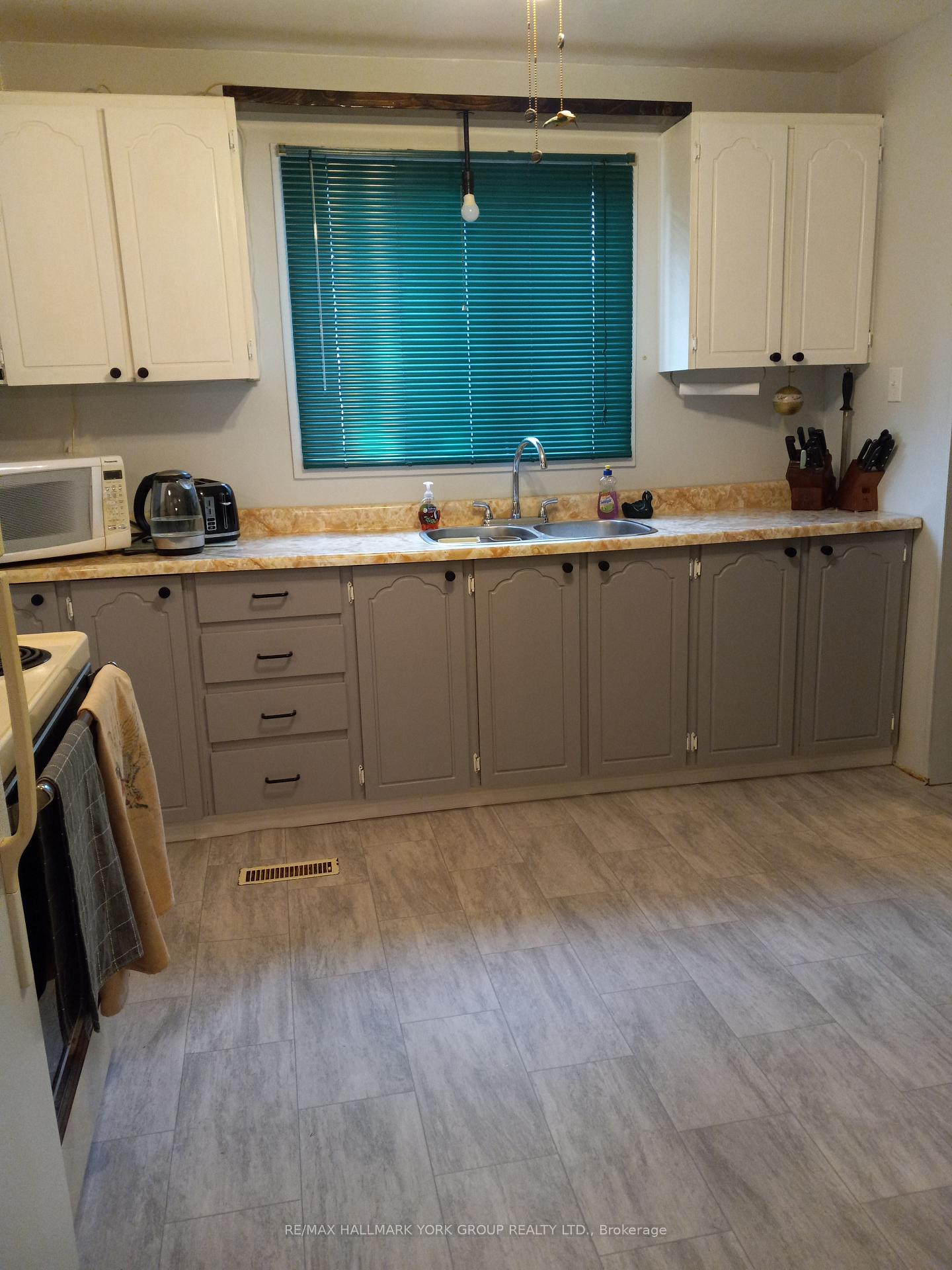 Photo 11 of 152 Beech Street, Brampton, Brampton North — HOMEH