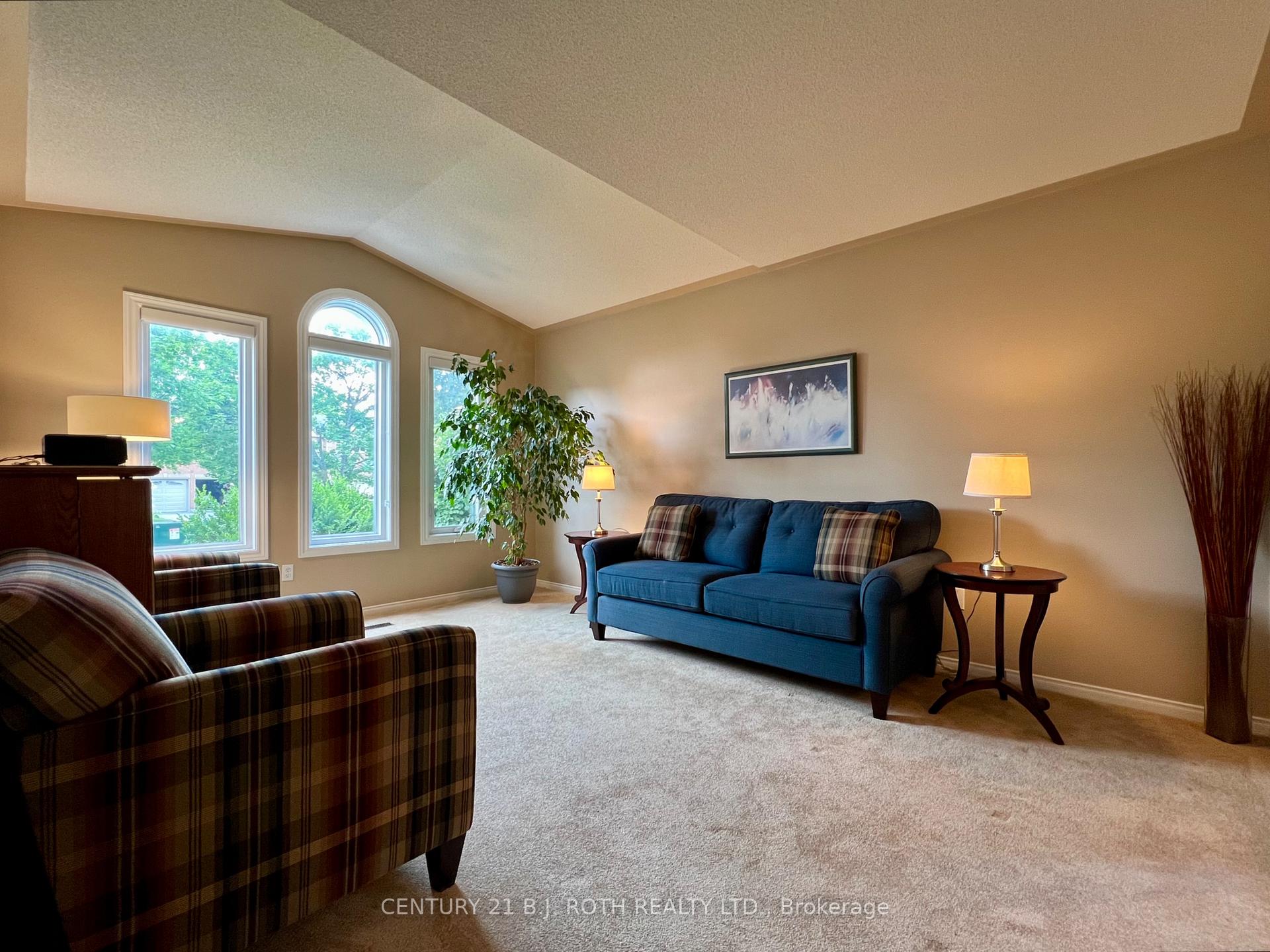 Photo 17 of 47 Looker Drive, Barrie, Holly — HOMEH
