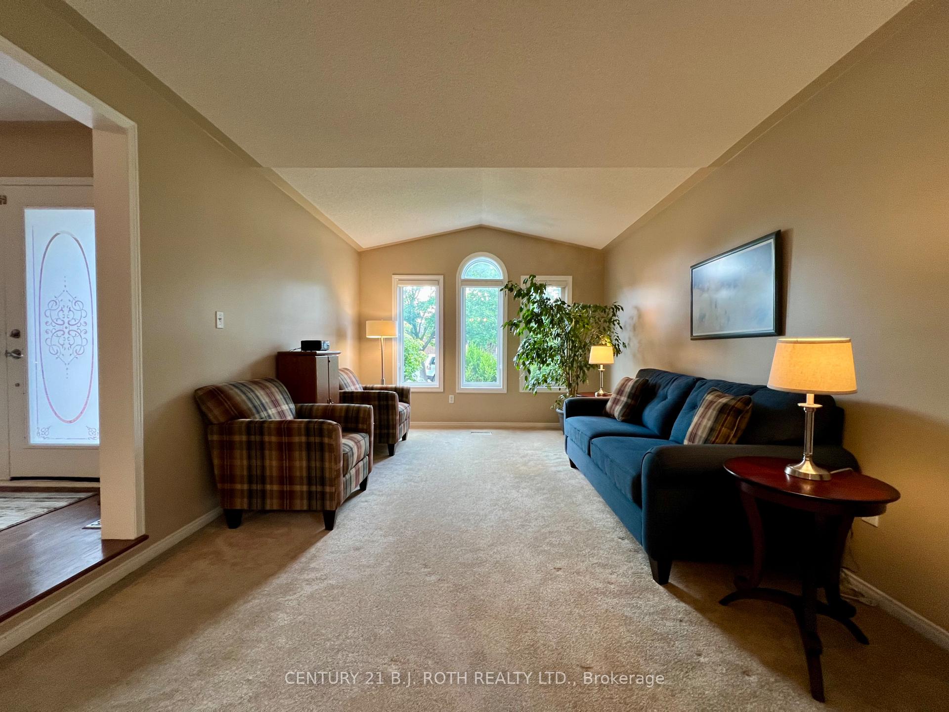 Photo 18 of 47 Looker Drive, Barrie, Holly — HOMEH
